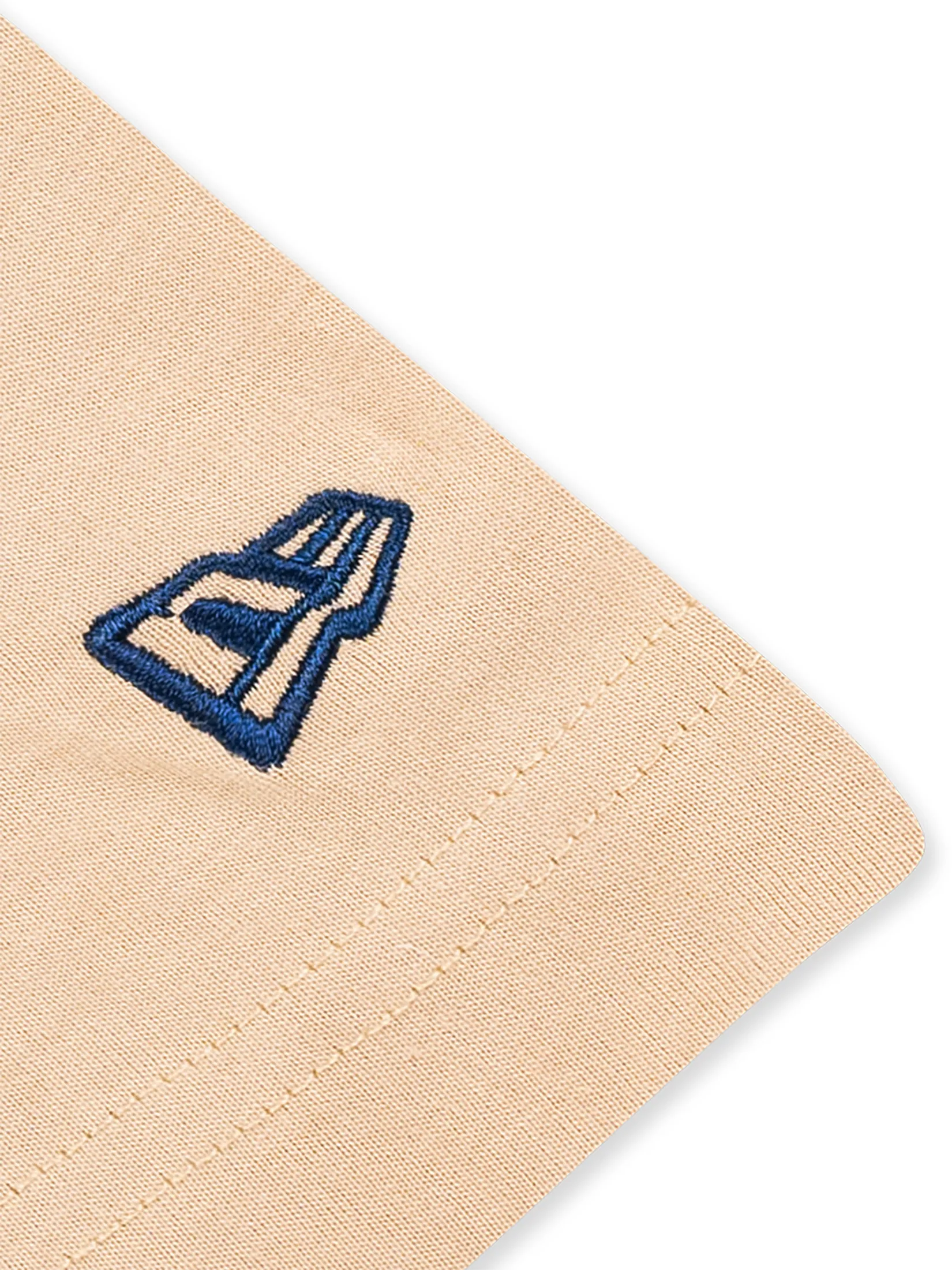 NEW ERA UNISEX SHORT SLEEVE TEE ESSENTIAL NEW YORK YANKEES OAT MILK