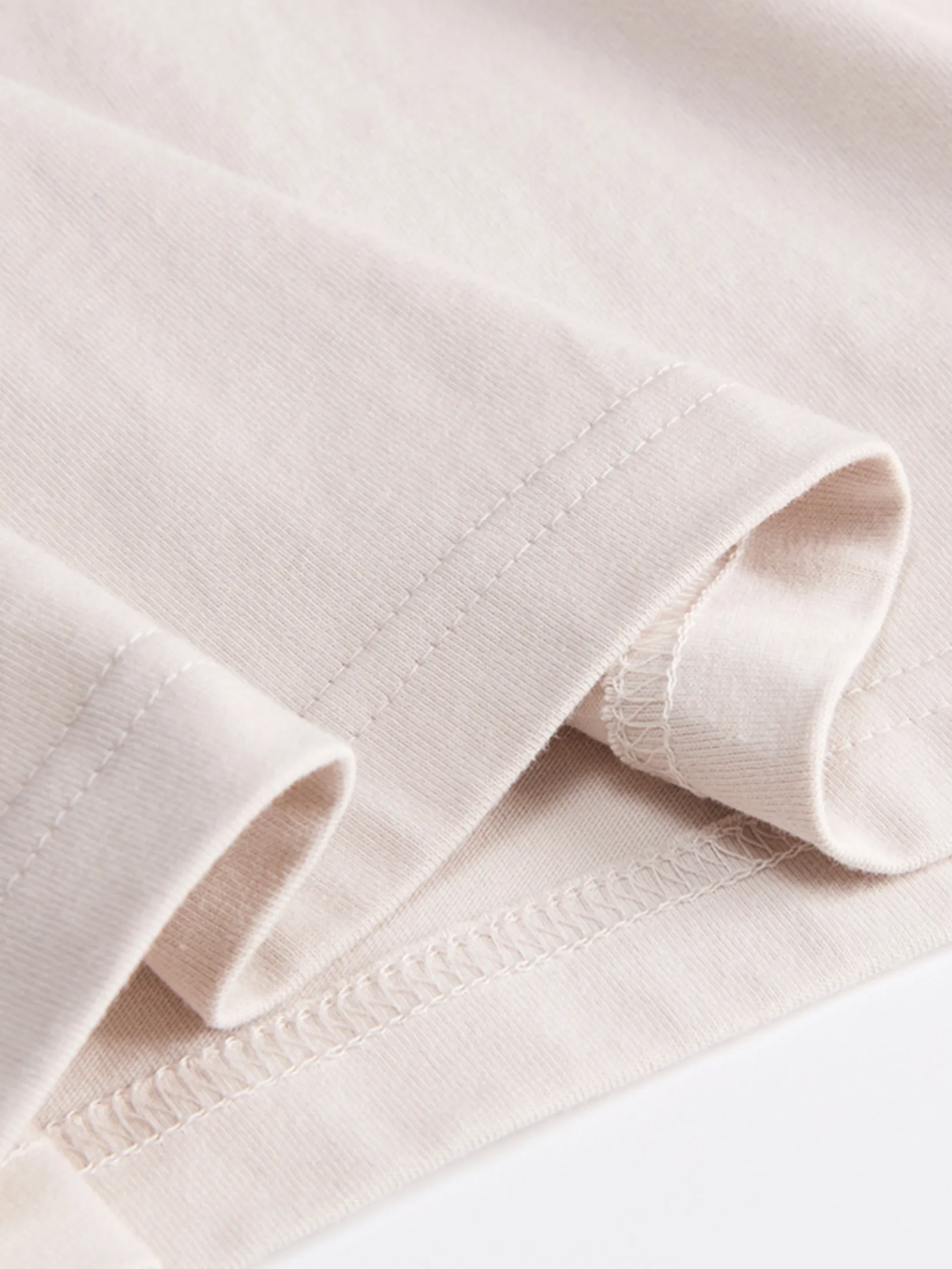 GIORDANO Men s Online Exclusive Soft-Touch Plain T-shirt (Korea) Grey Apricot khaki