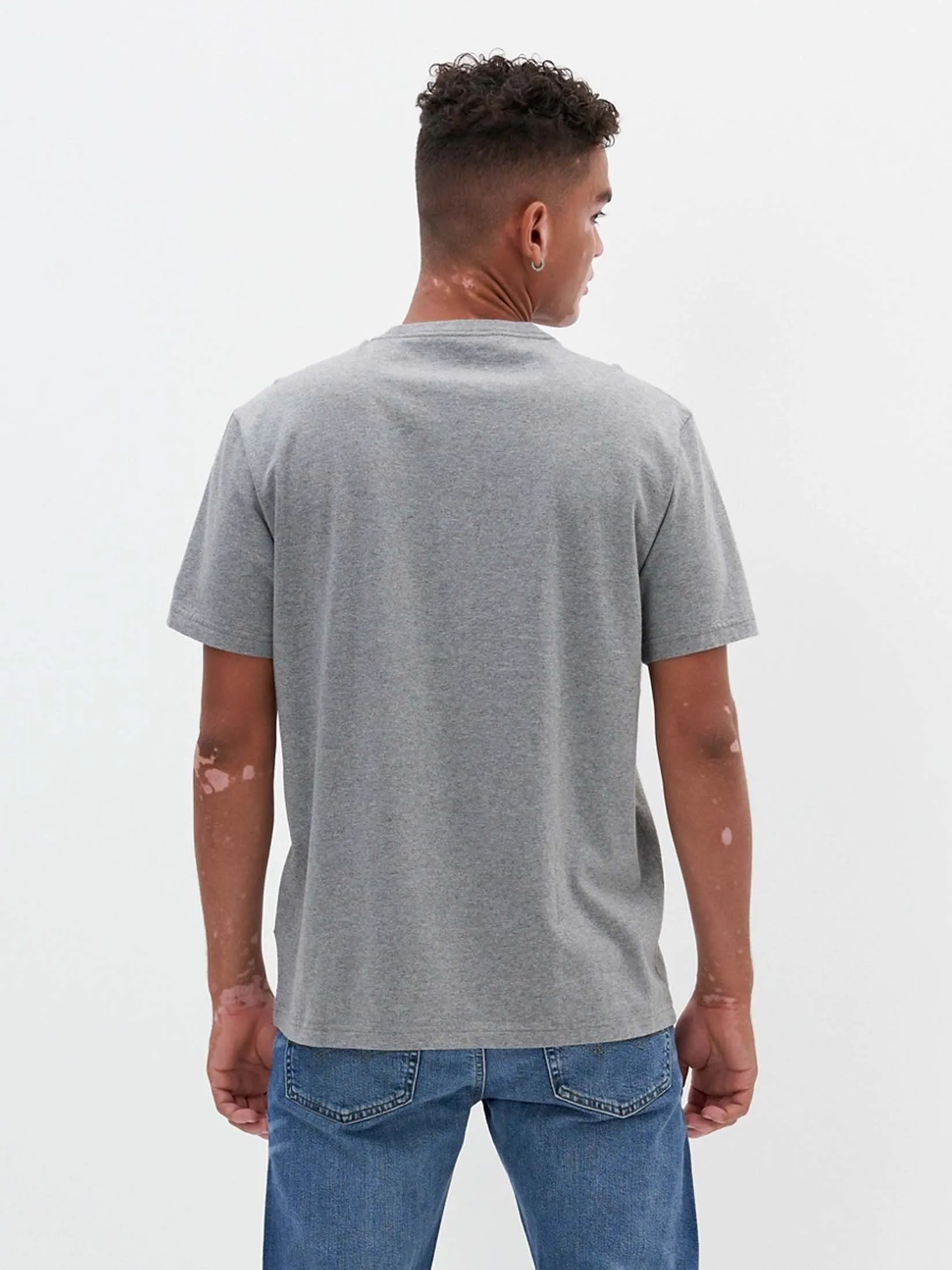 AMERICAN EAGLE MEN G ELEV INTL SS SET IN TEE- MEDIUM GREY HEATHER 012 MEDIUM HEATHER GRAY