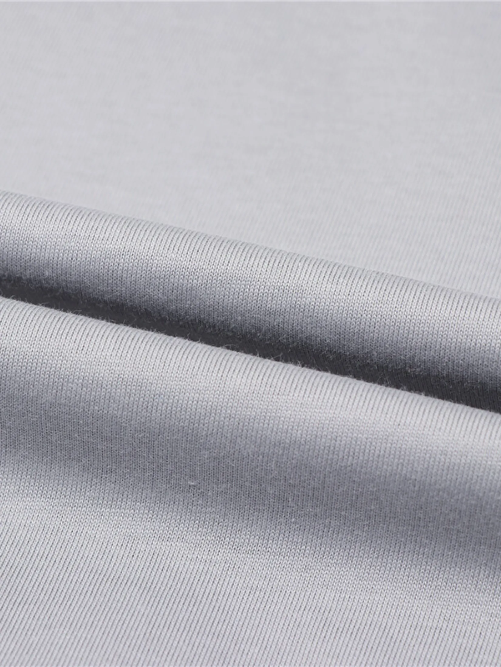 GIORDANO Men's Slim Fit Embroidery Tee (Classic Man) Satin Gray