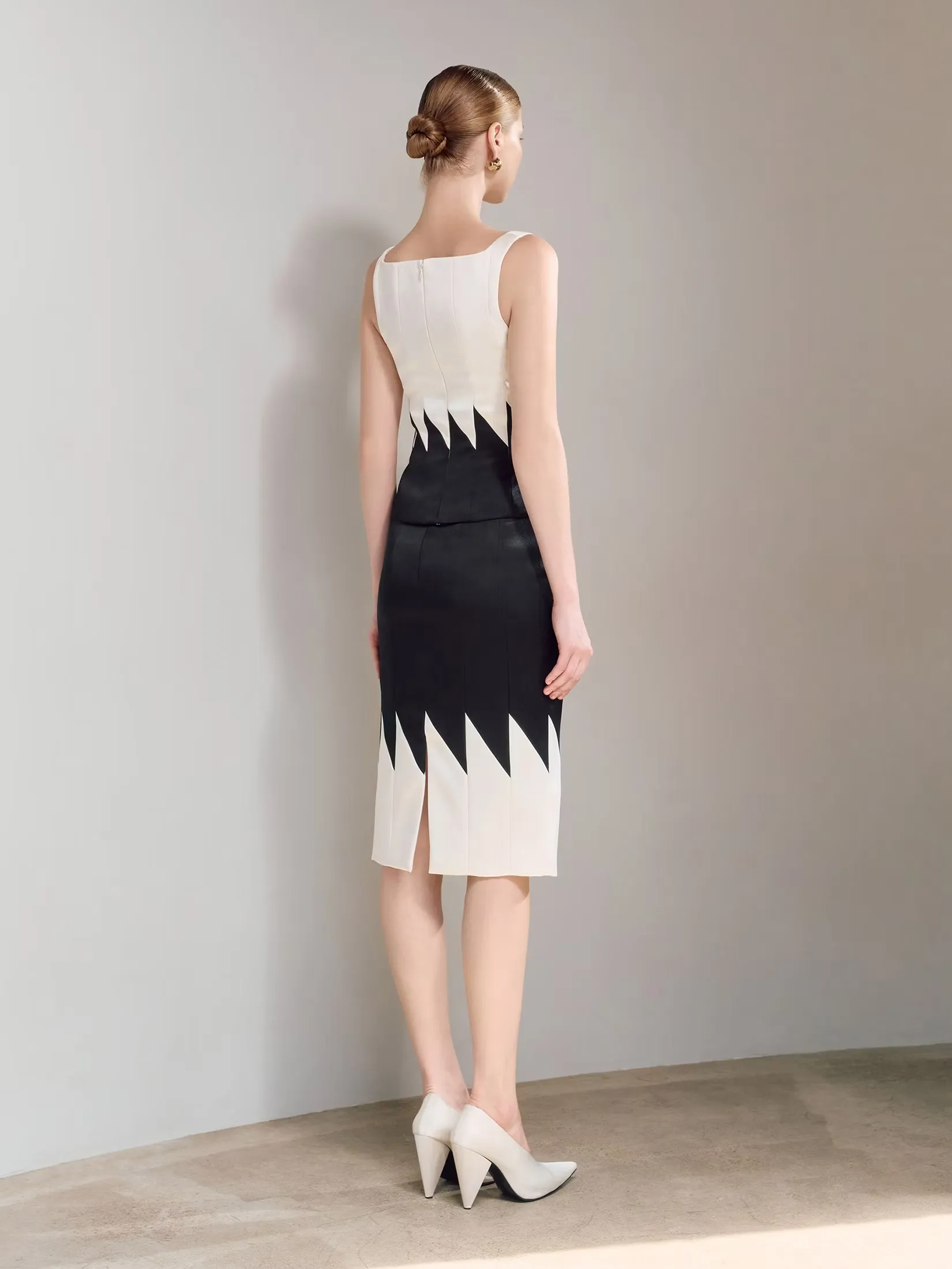 ASAVA ( SS25 )Therese Pencil Skirt  WHIHE+BLACK