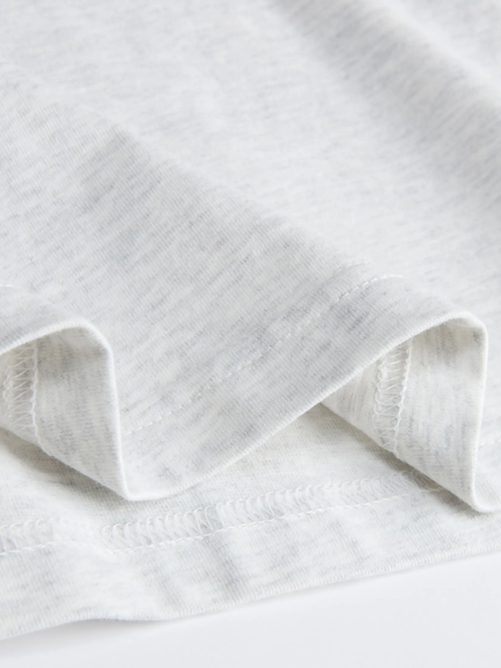 GIORDANO Men s Online Exclusive Soft-Touch Plain T-shirt (Korea) Light Grey