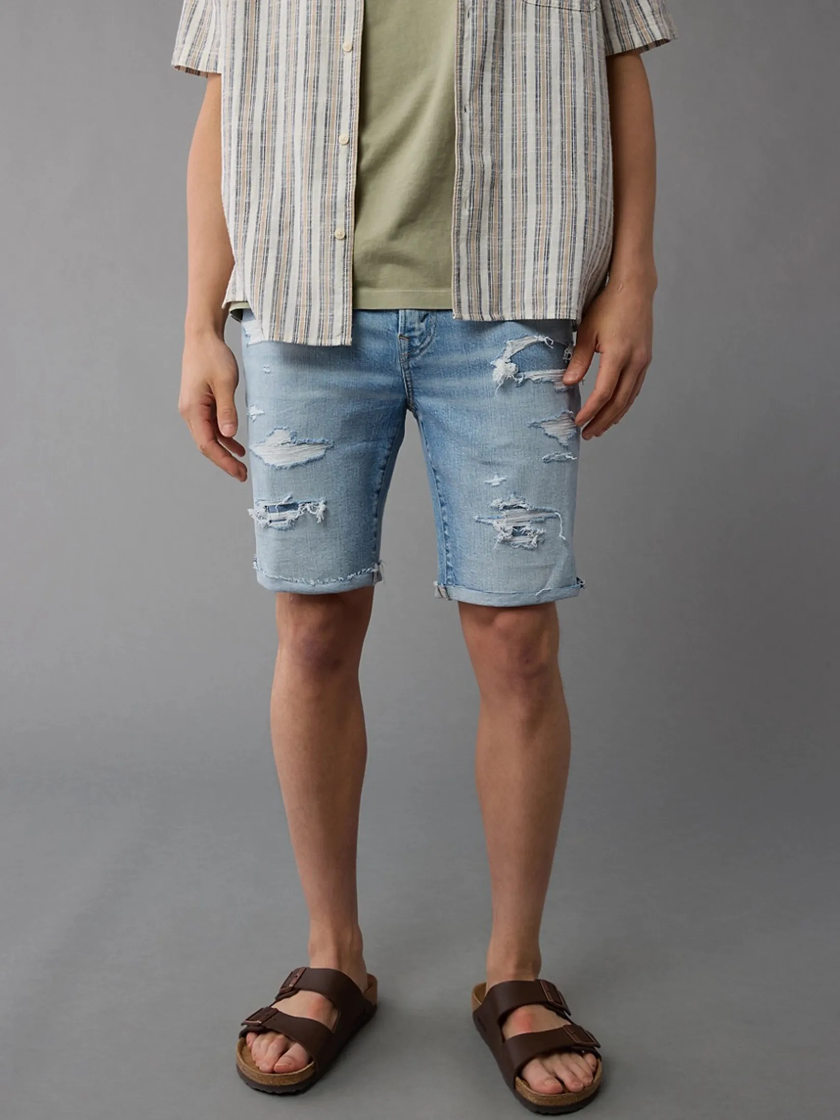 AMERICAN EAGLE MEN LIGHT W/ GLUEBACK DENIM CUTOFF SHORT - CUT & CUFF 943 DESTROYED BRIGHT