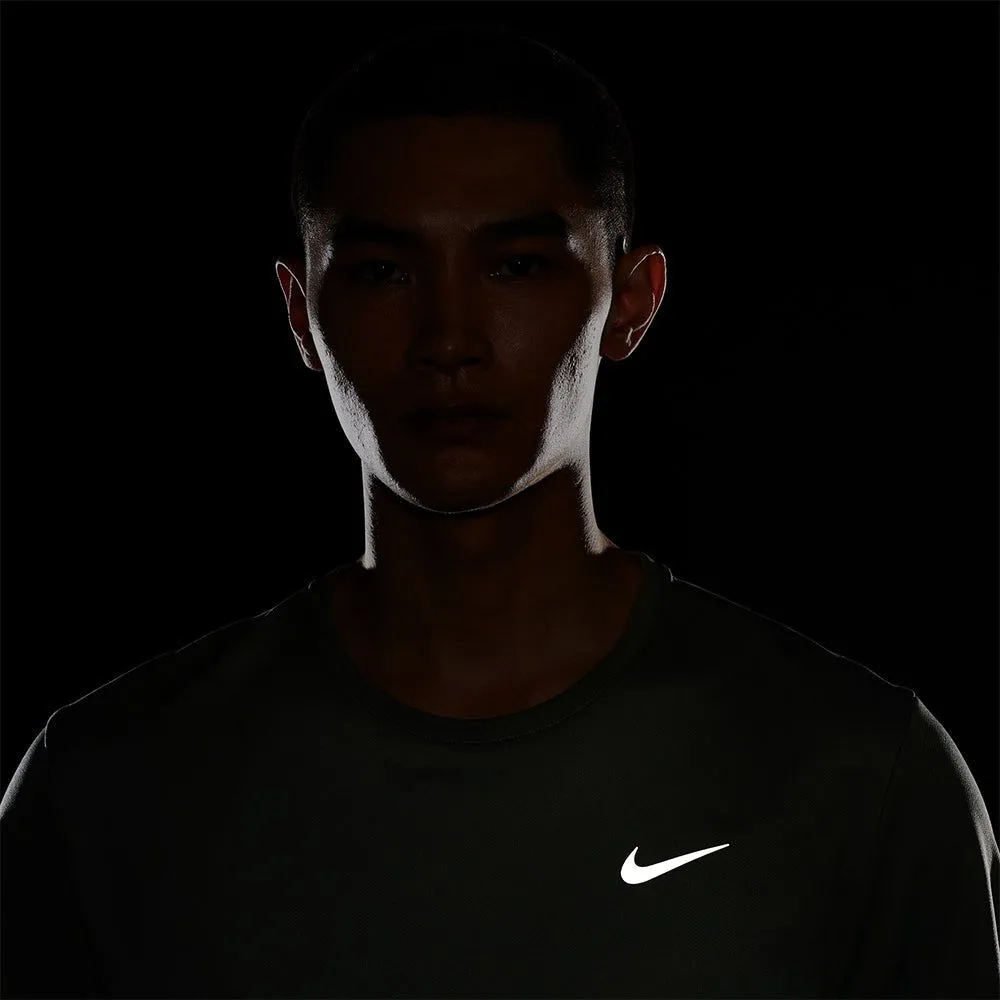 NIKE Dri-FIT UV Miler Men Running T-Shirt Green - NI083AP689ENTH