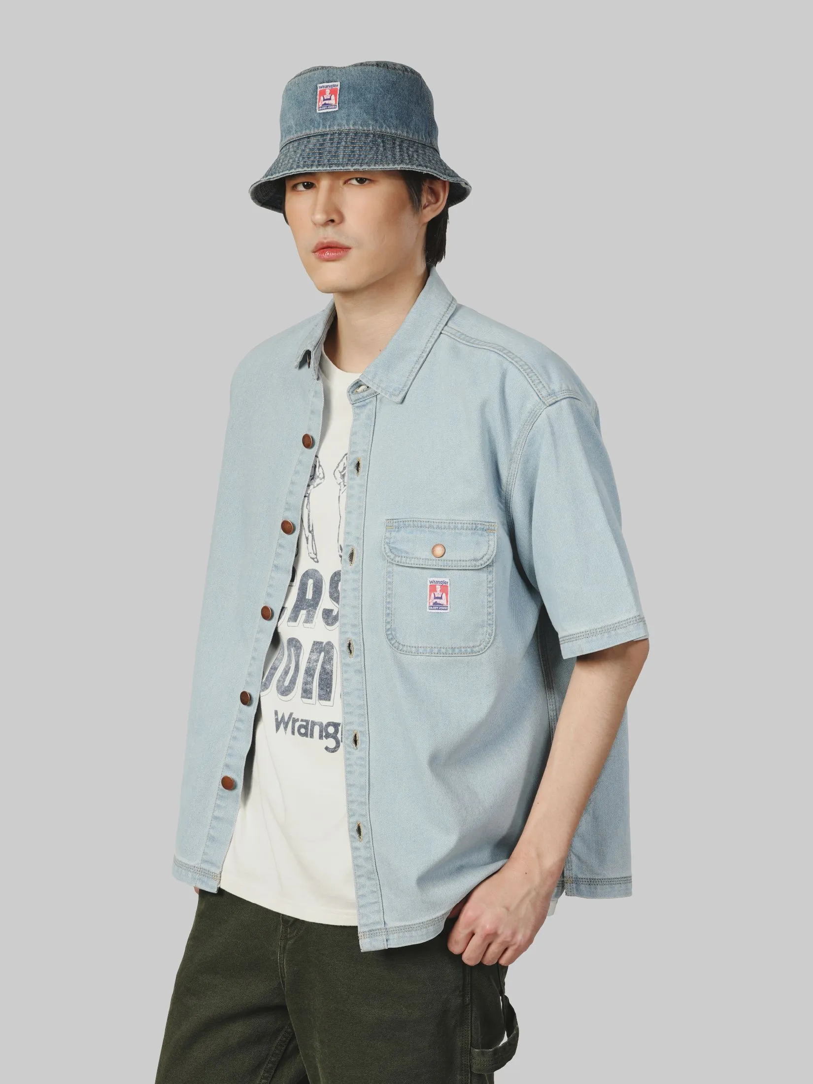 WRANGLER Men's Denim Shirt Short Sleeves Casey Jones Collection Oversize Fit Light Indigo
