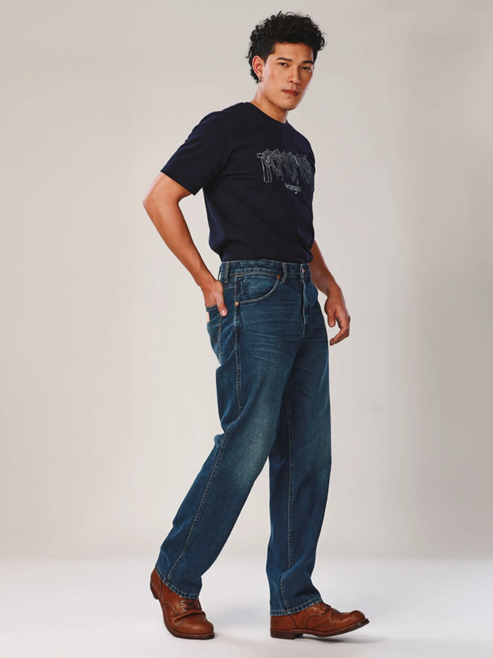 WRANGLER Men's Jeans Everyday with Wrangler Collection Mid Redding Fit Mid Indigo