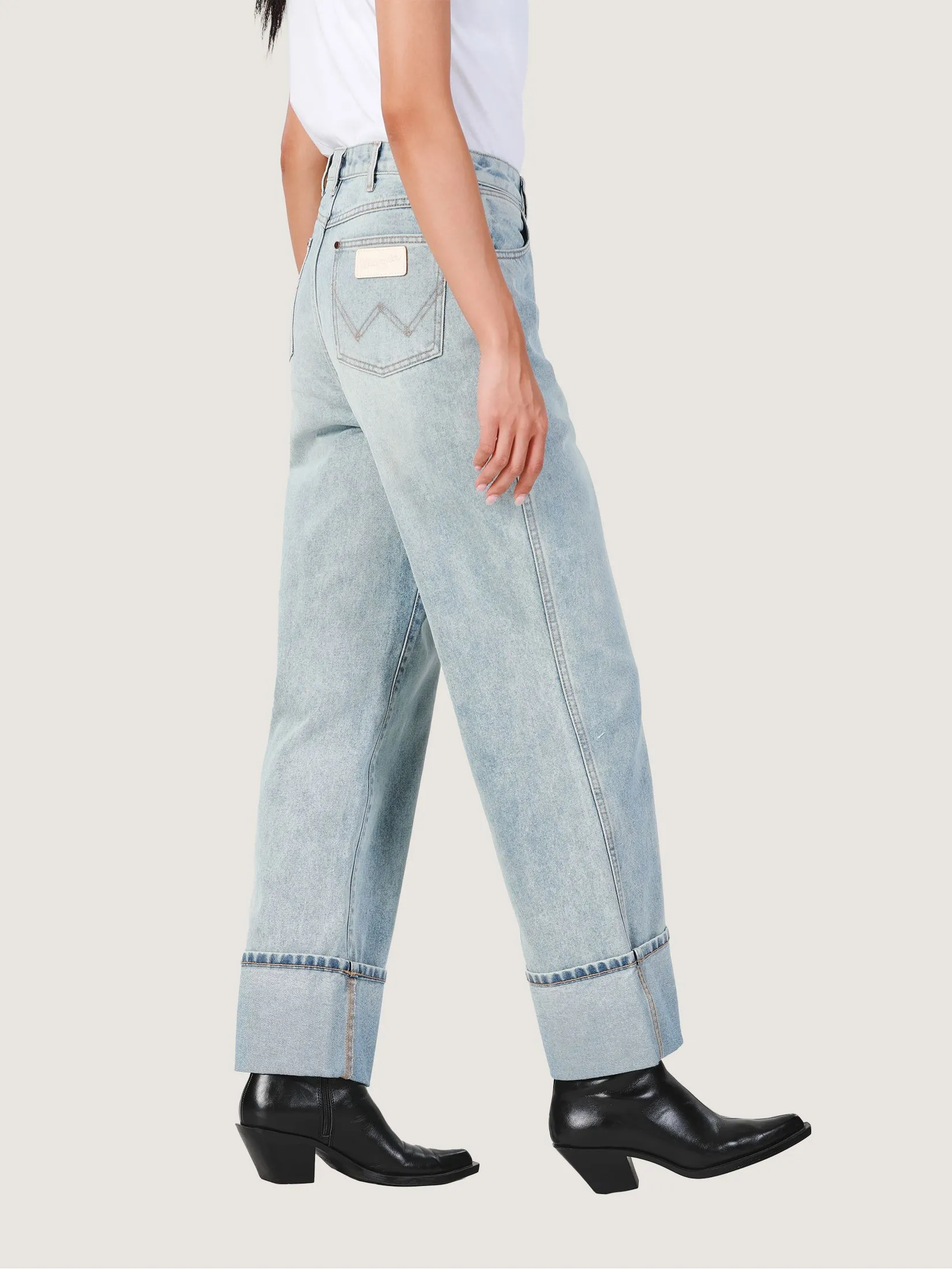 WRANGLER Women's Jeans Everyday with Wrangler Collection High Boyfriend Fit Light Indigo