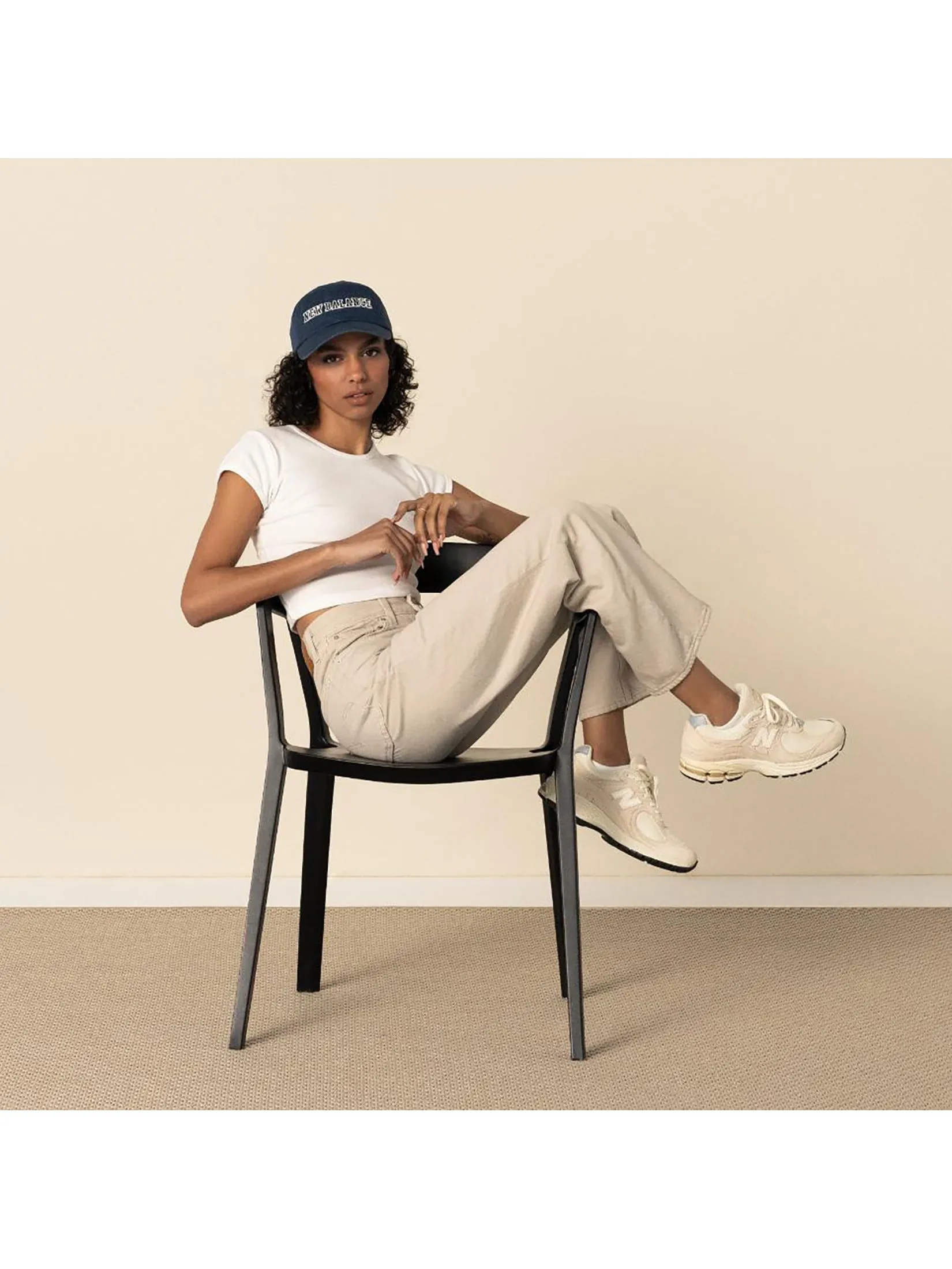 NEW BALANCE Unisex Sneakers 2002R