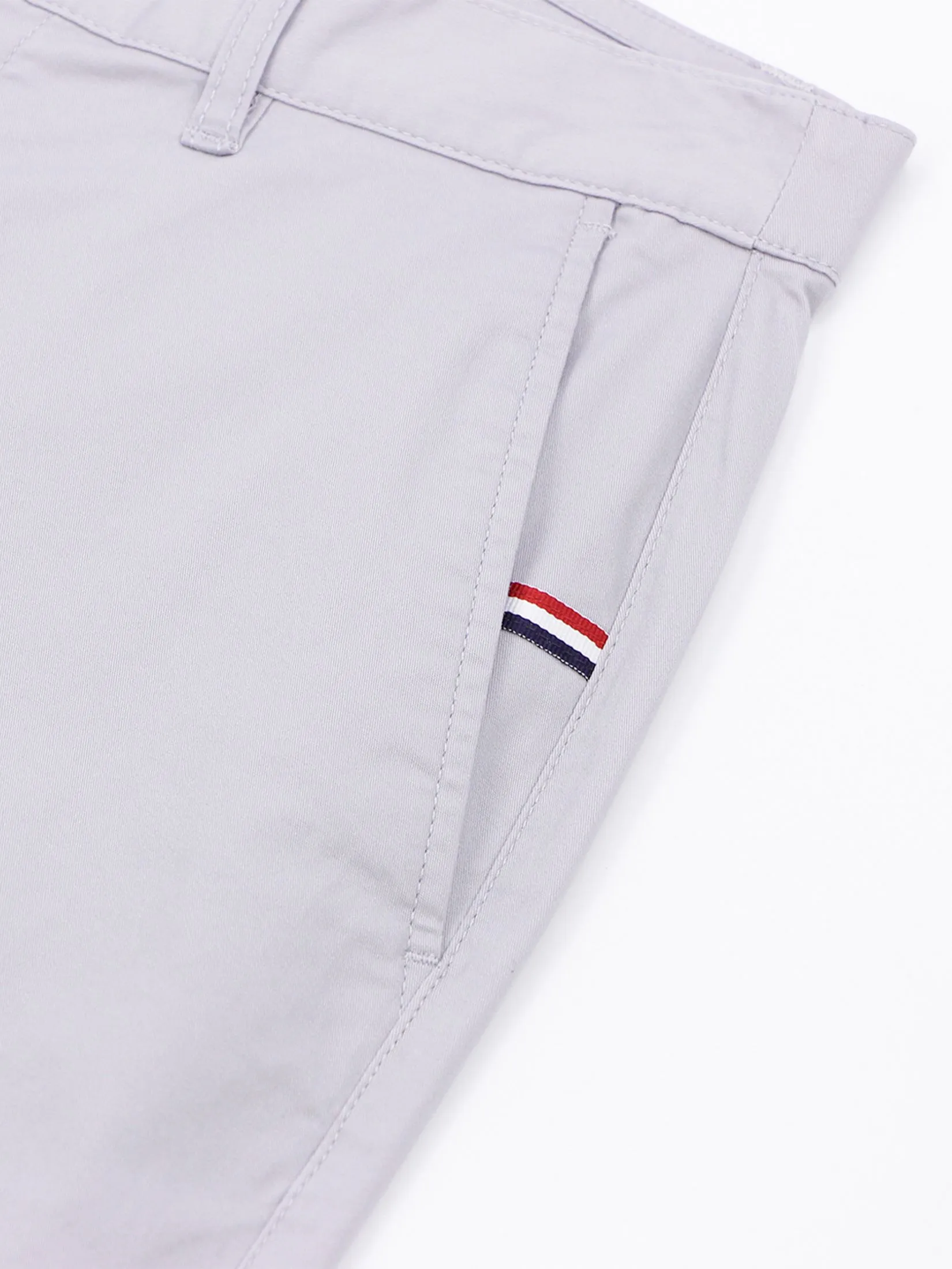 GIORDANO Men's Slim Taper Bermuda Shorts (180° Elastic Waist) Dolphin Grey