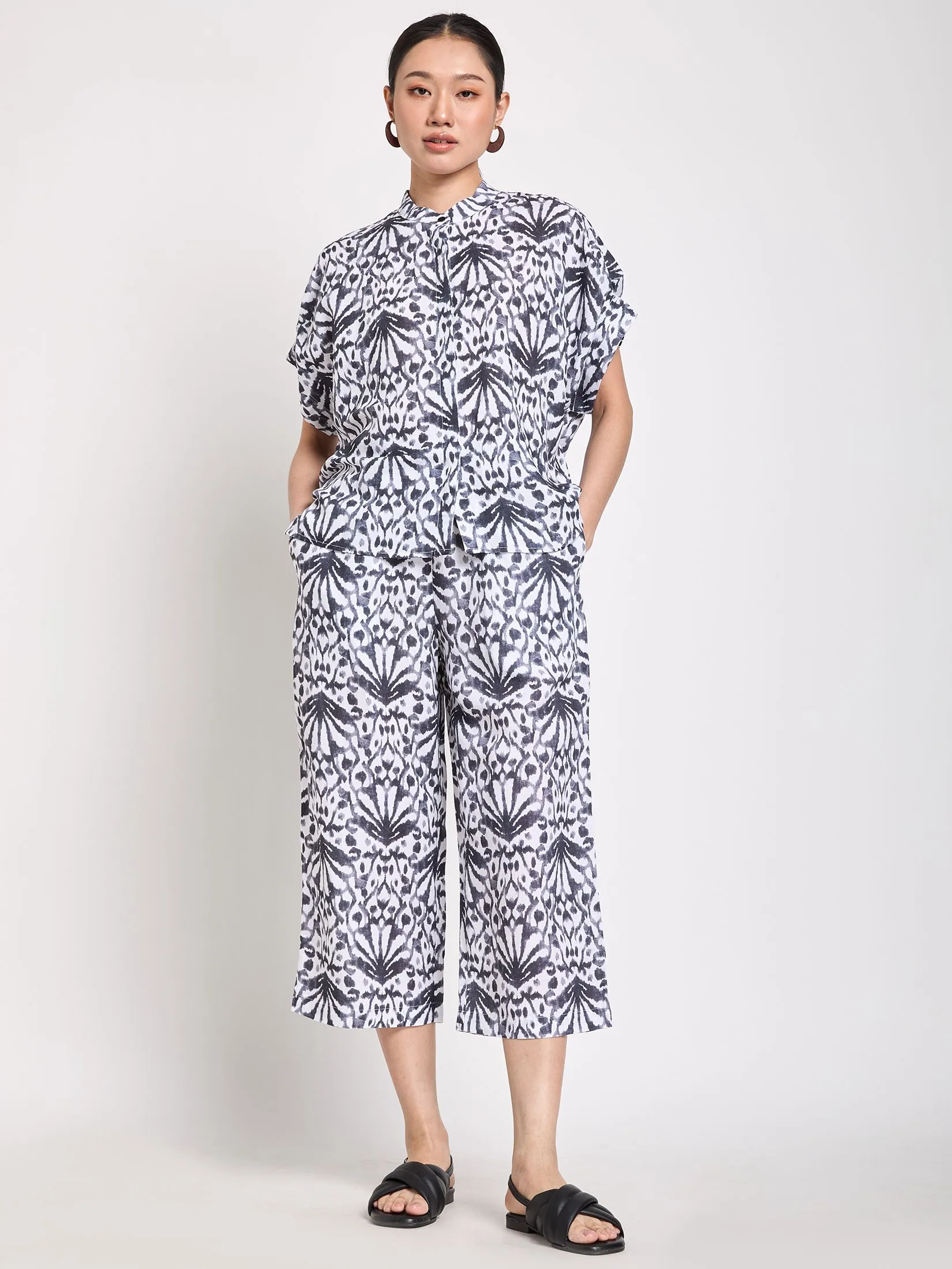 SIMPLICITY Women Blouse Cap Sleeves Collar Neck Print