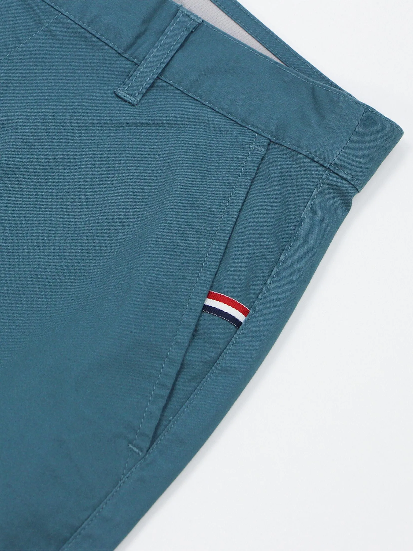 GIORDANO Men's Slim Taper Shorts (180° Elastic Waist) Deep Emerald green