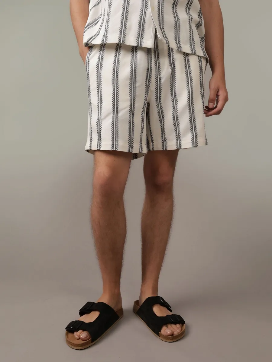 AMERICAN EAGLE MEN 7759 IAGO 7 IN LIVED IN TREKKER SHORT 100 WHITE