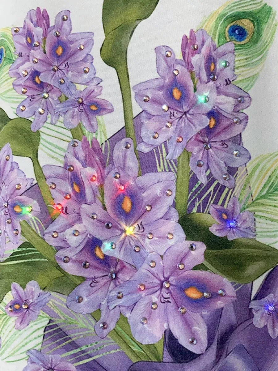 ICONIC WOMAN WHITE MAHOTHORN DEVI T-SHIRT