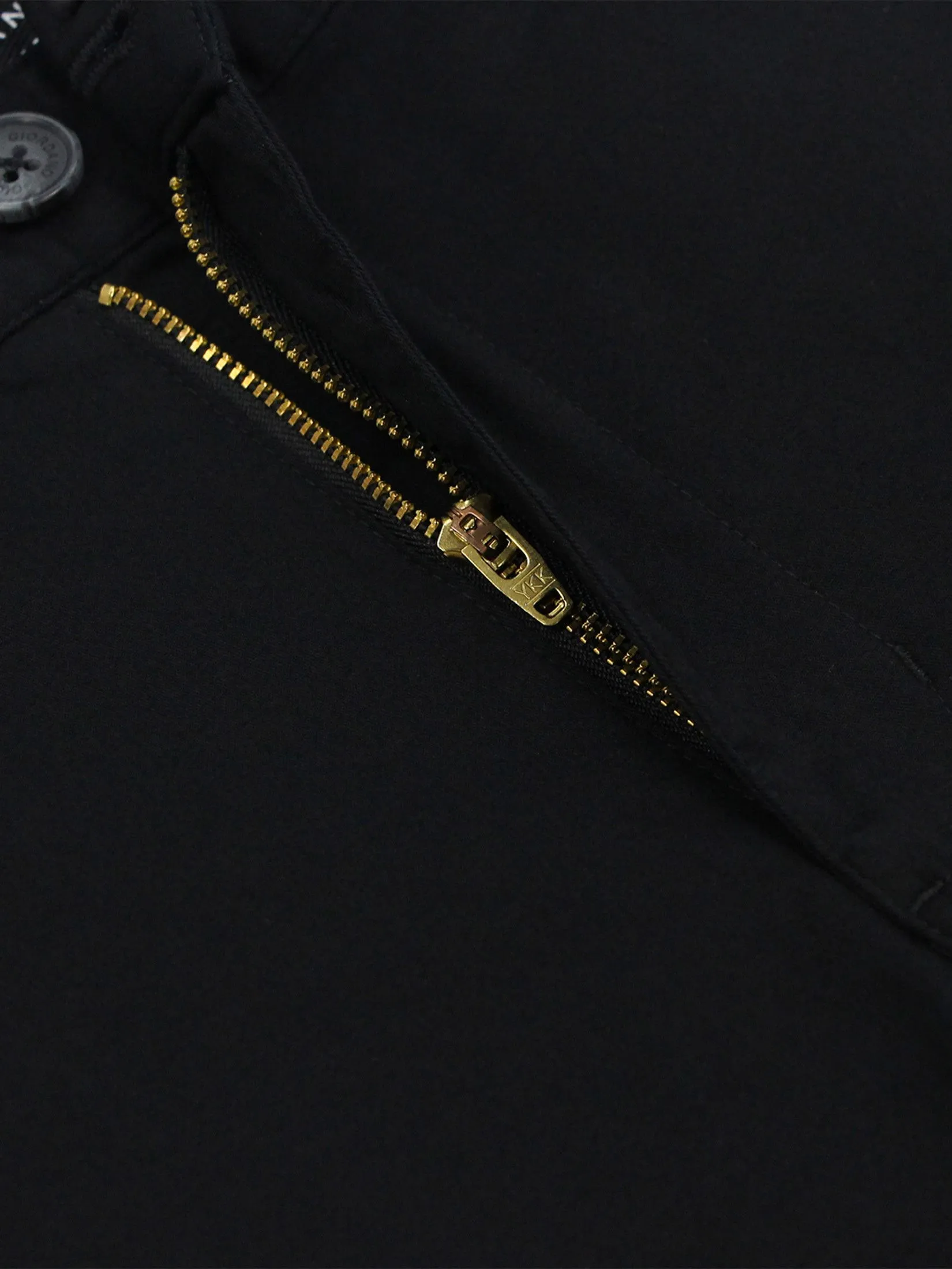 GIORDANO Men's Skinny Taper Khaki Pants (180° Elastic Waist) Black