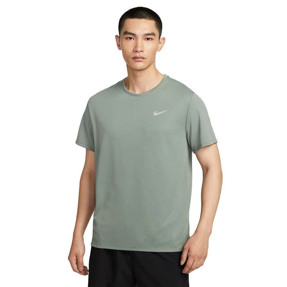 NIKE Dri-FIT UV Miler Men Running T-Shirt Green - NI083AP689ENTH Size - M