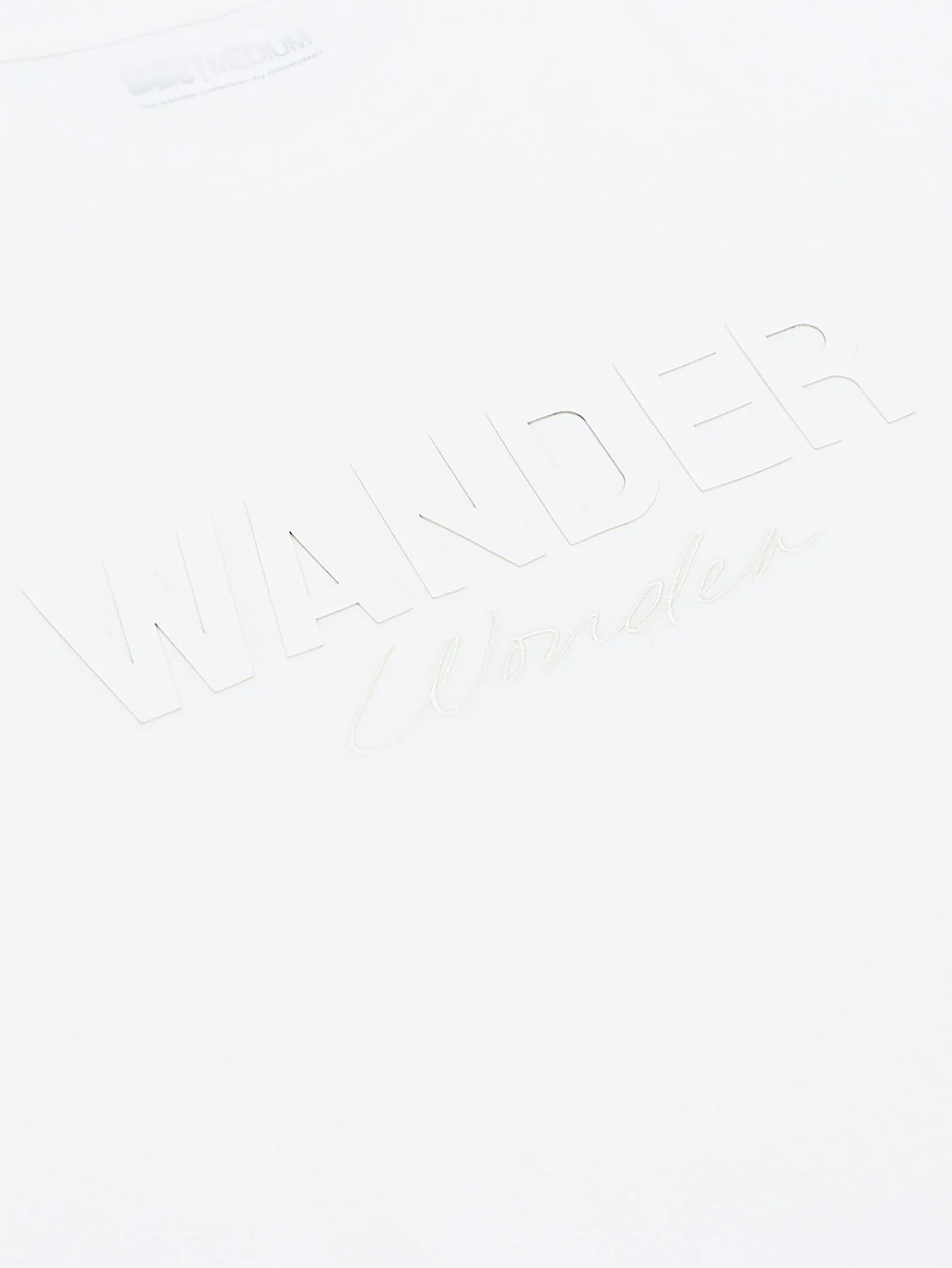 GIORDANO Men's Relax Sorona Jersey Printed Tee (Wander Wonder) Snow White