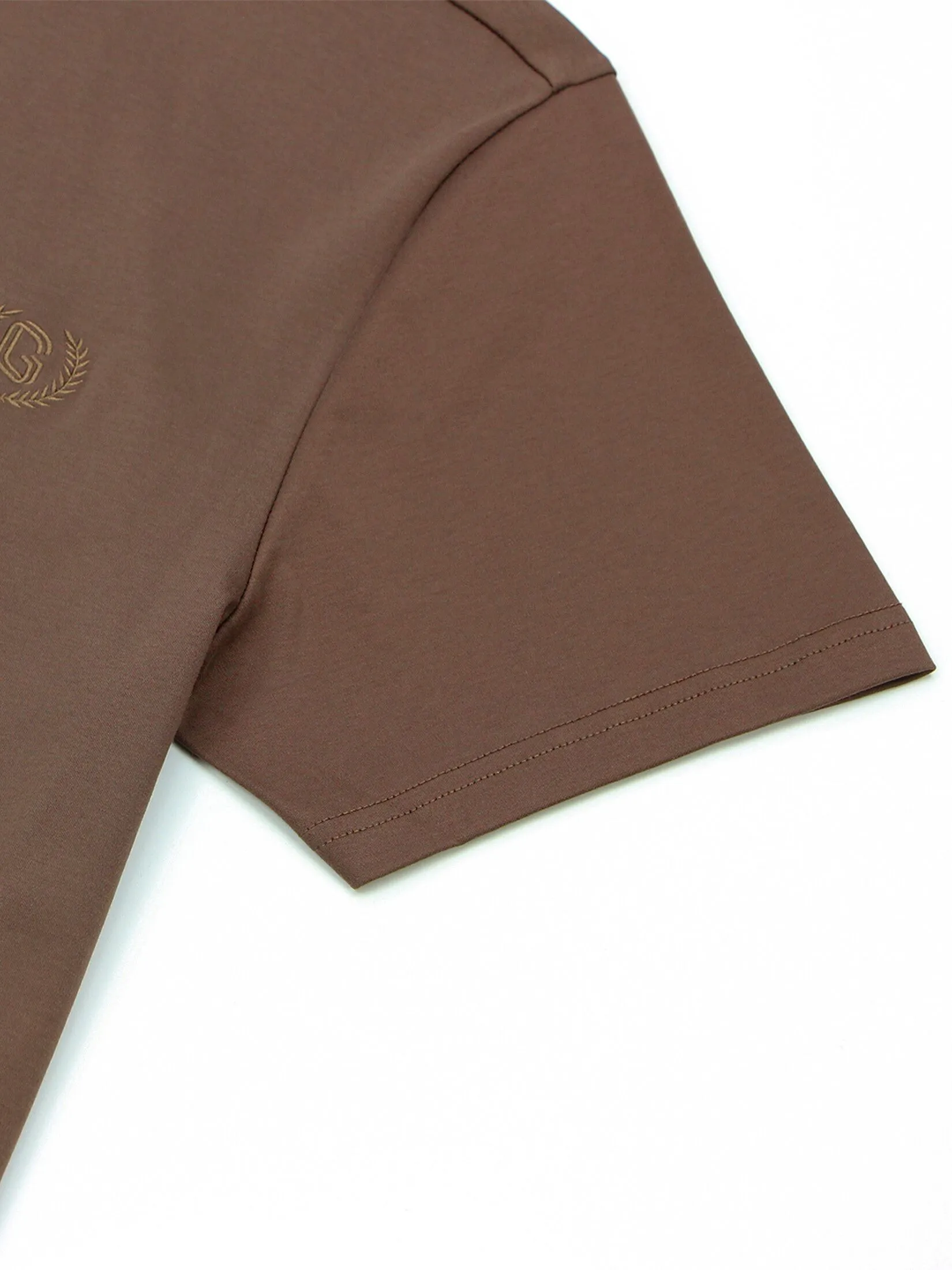 GIORDANO Men's Interlock Embroidery Tee (Liquid Touch) Cocoa Brown