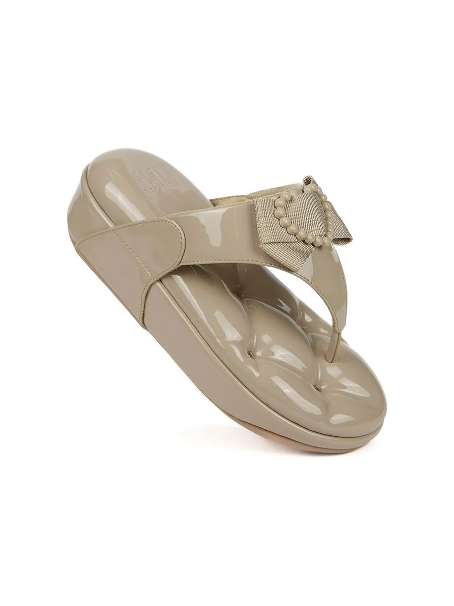 SHU WOMEN  SOFASHOES 2.5" HEARTY BOWS - GLOSSY GREIGE