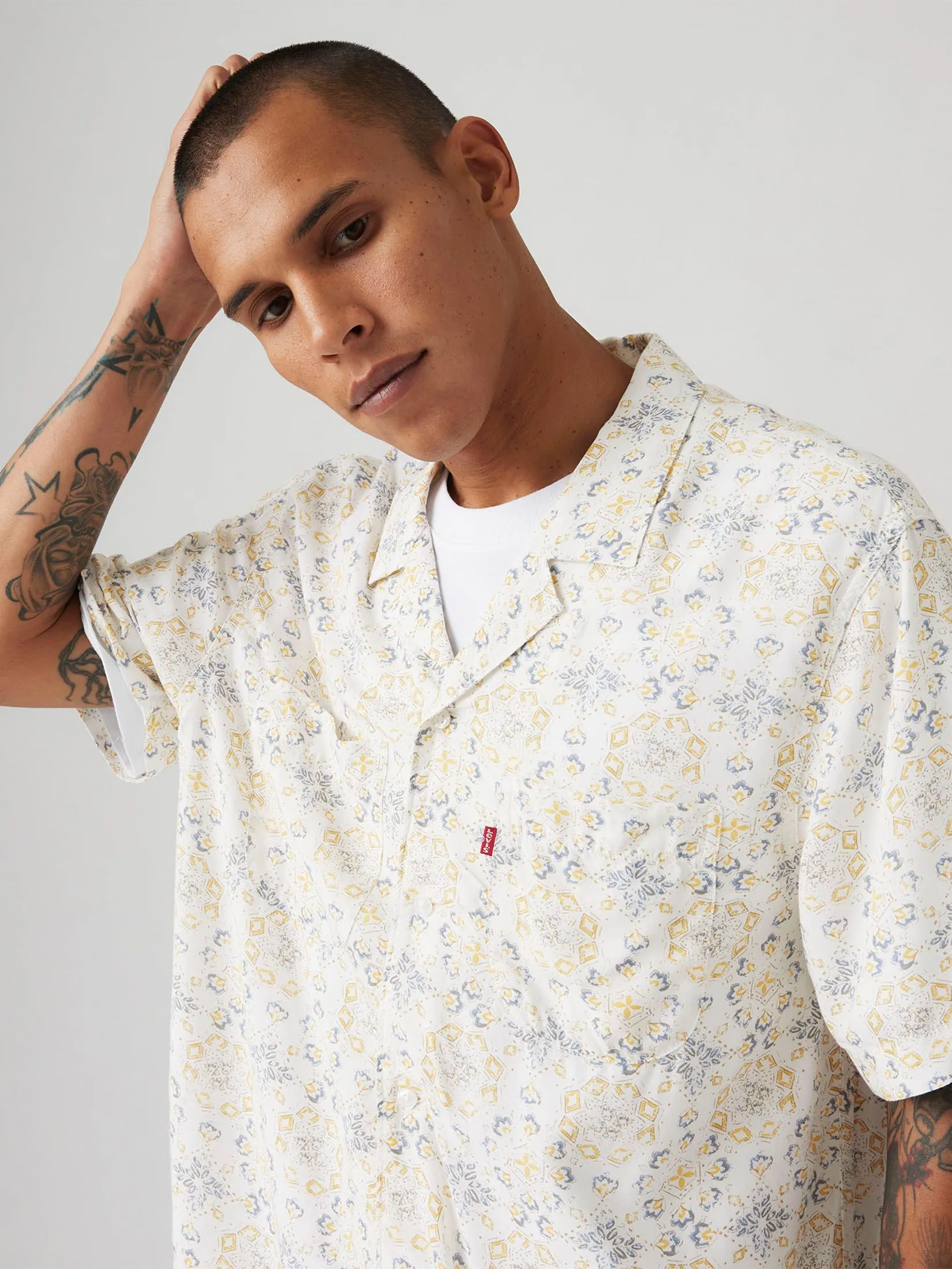 LEVI'S Men's Classic Camp Shirt Multi-Color