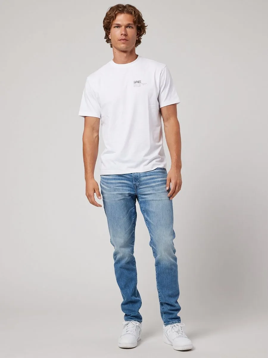 AMERICAN EAGLE MEN MEDIUM CLEAN ACTIVE ATHLETIC SKINNY 408 WASHED BLUE