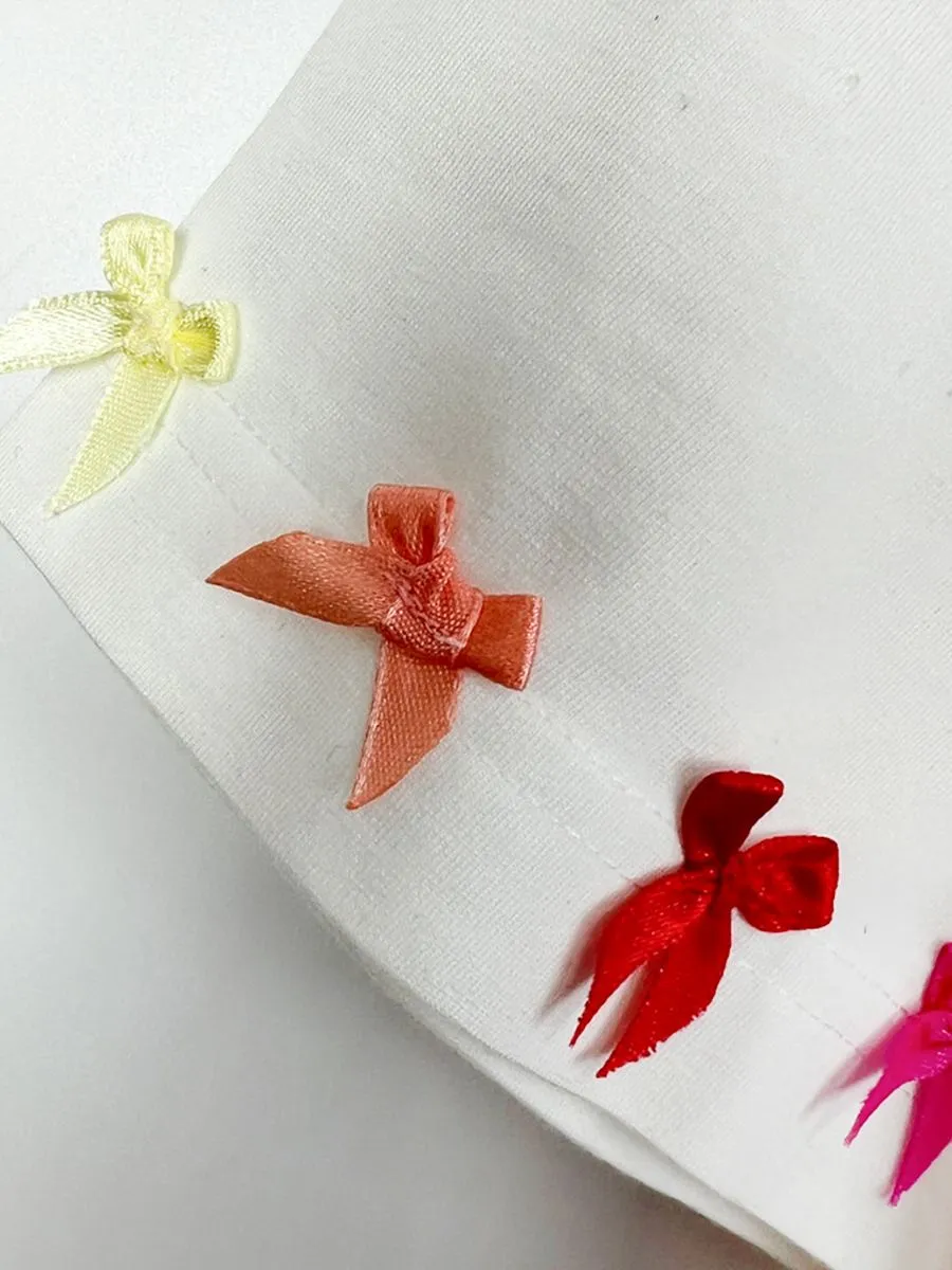 ICONIC WOMAN WHITE PANSY SKY T-SHIRT