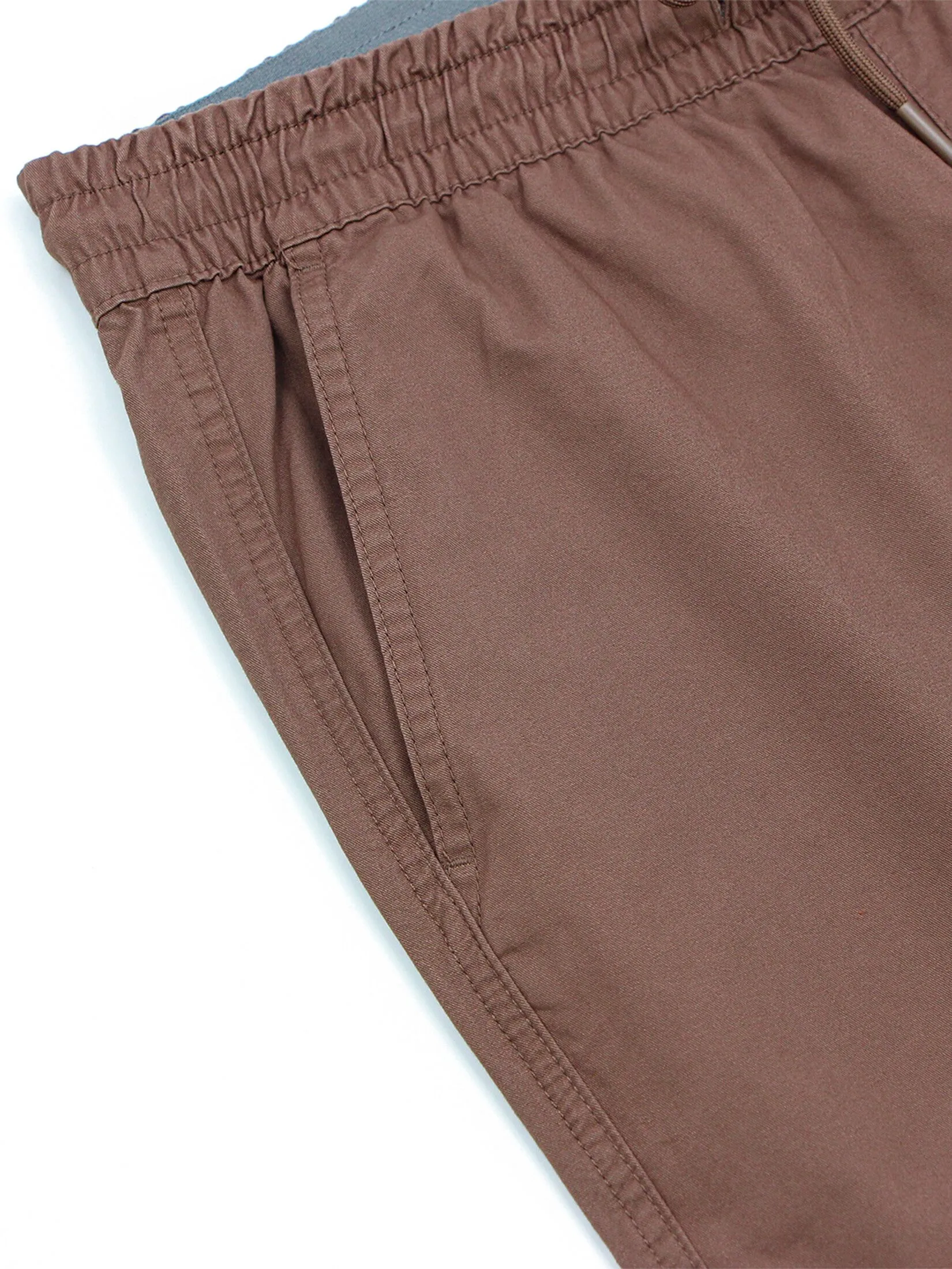 GIORDANO Men's Mid-Rise Slim Fit Elastic Waist Twill Bermuda Shorts Cocoa brown