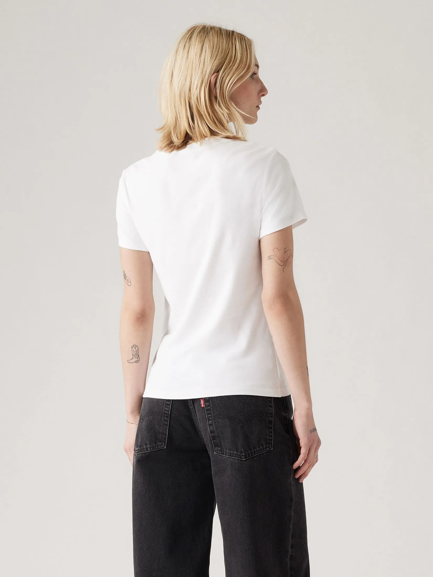 LEVI'S Women's Essential Housemark Short-Sleeve Tee White