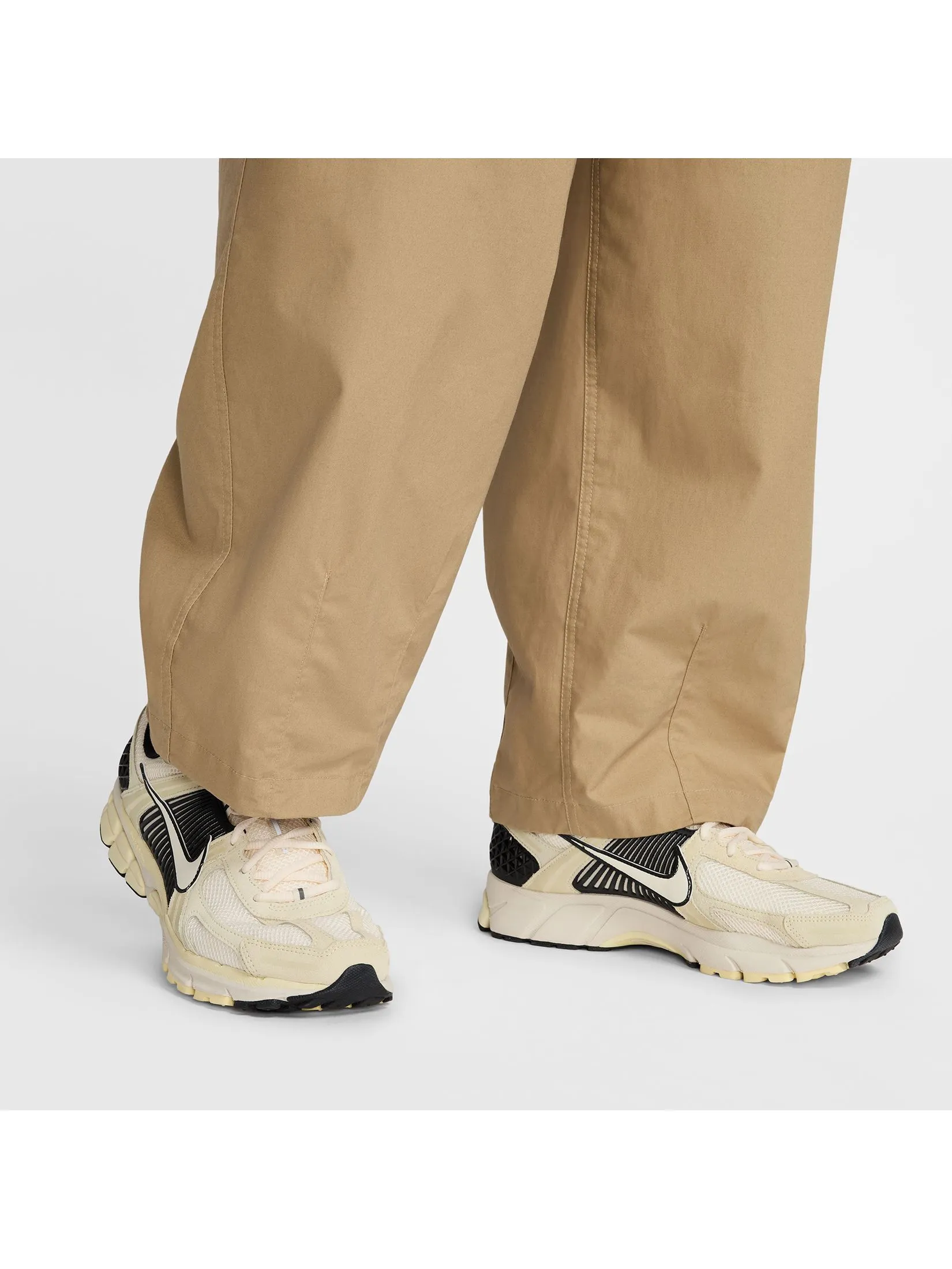NIKE Men Balloon Pants Club HJ1974-297 Parachute Beige/Parachute Beige