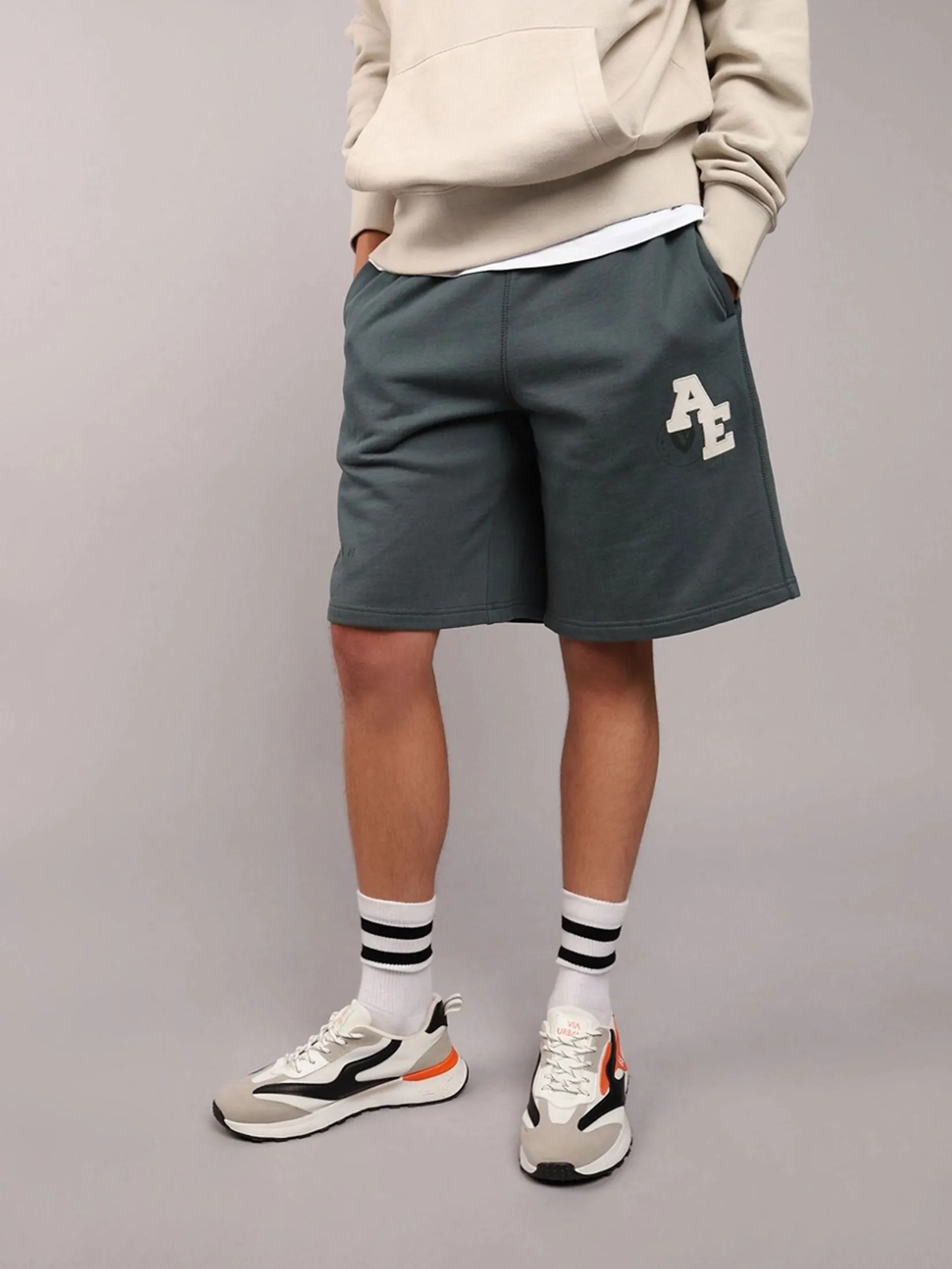 AMERICAN EAGLE MEN 7780 INTL HERITAGE SWEAT SHORT 315 CAMPER GREEN