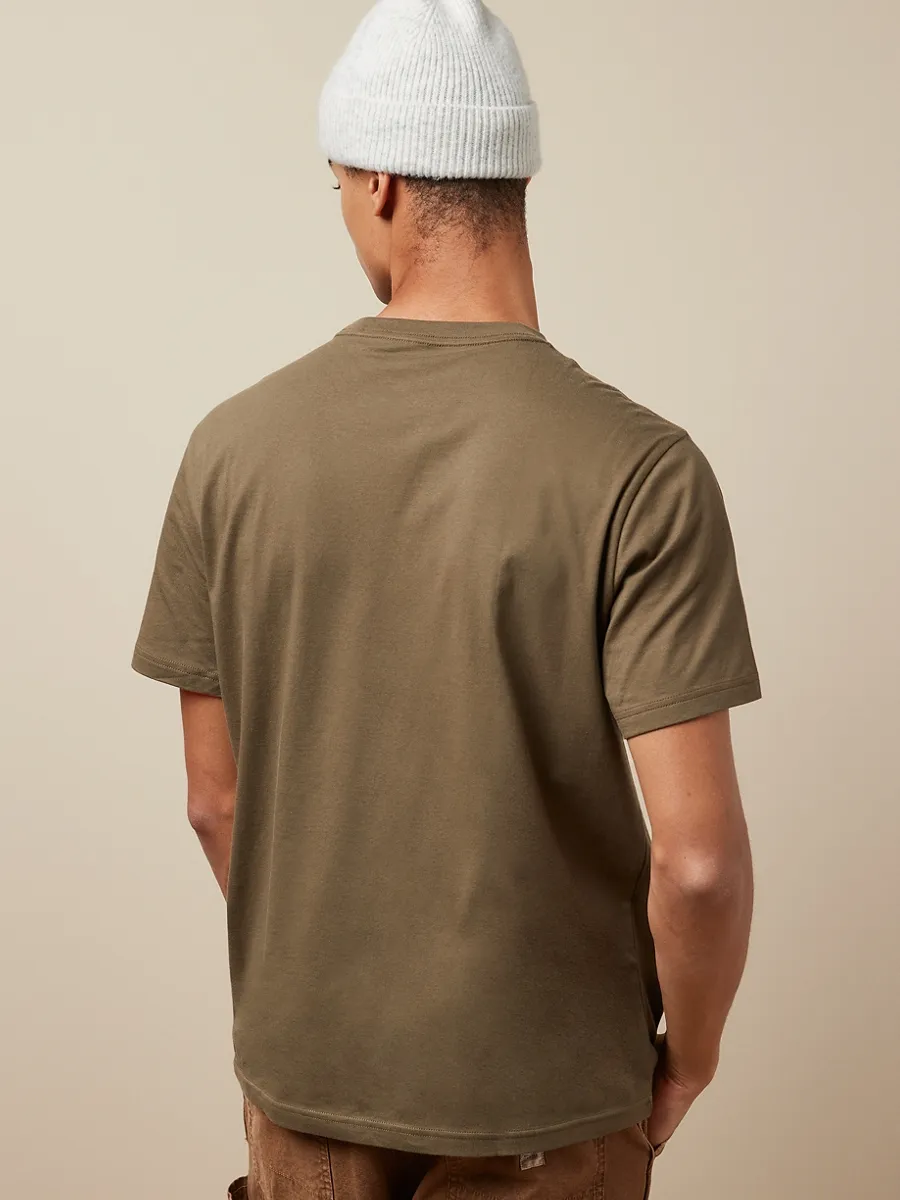 AMERICAN EAGLE MEN G SS CORE BRAND SET IN TEE- PC DYE + SERIOUSLY SOFT WASH 309 OLIVE