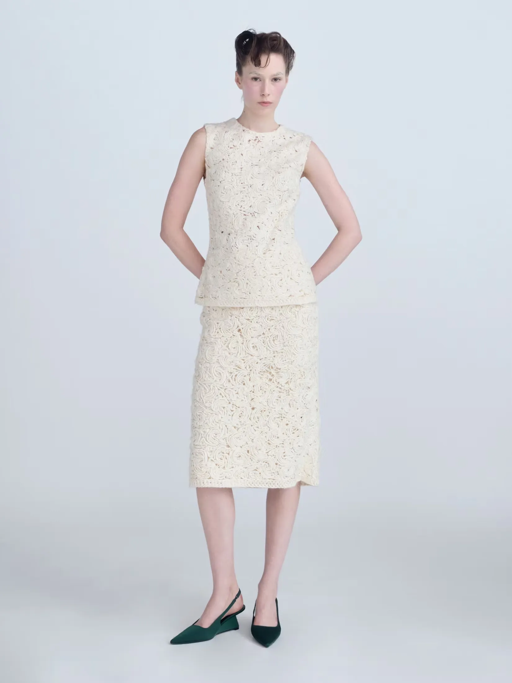 VICKTEERUT Women Cream Lace Pencil Skirt