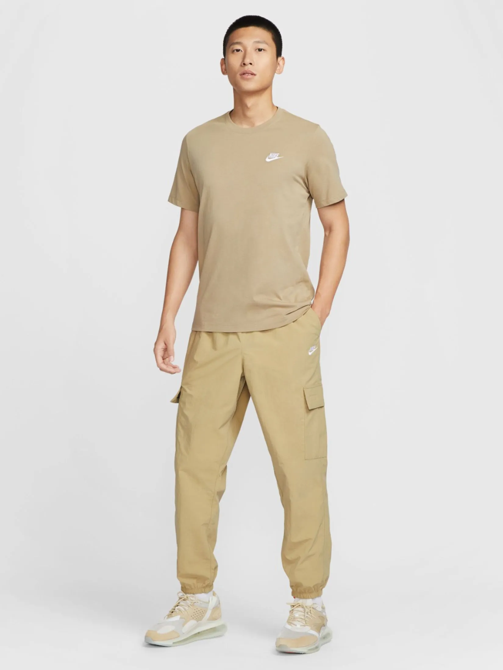 NIKE Men Cargo Pants Club Woven Parachute Beige/White