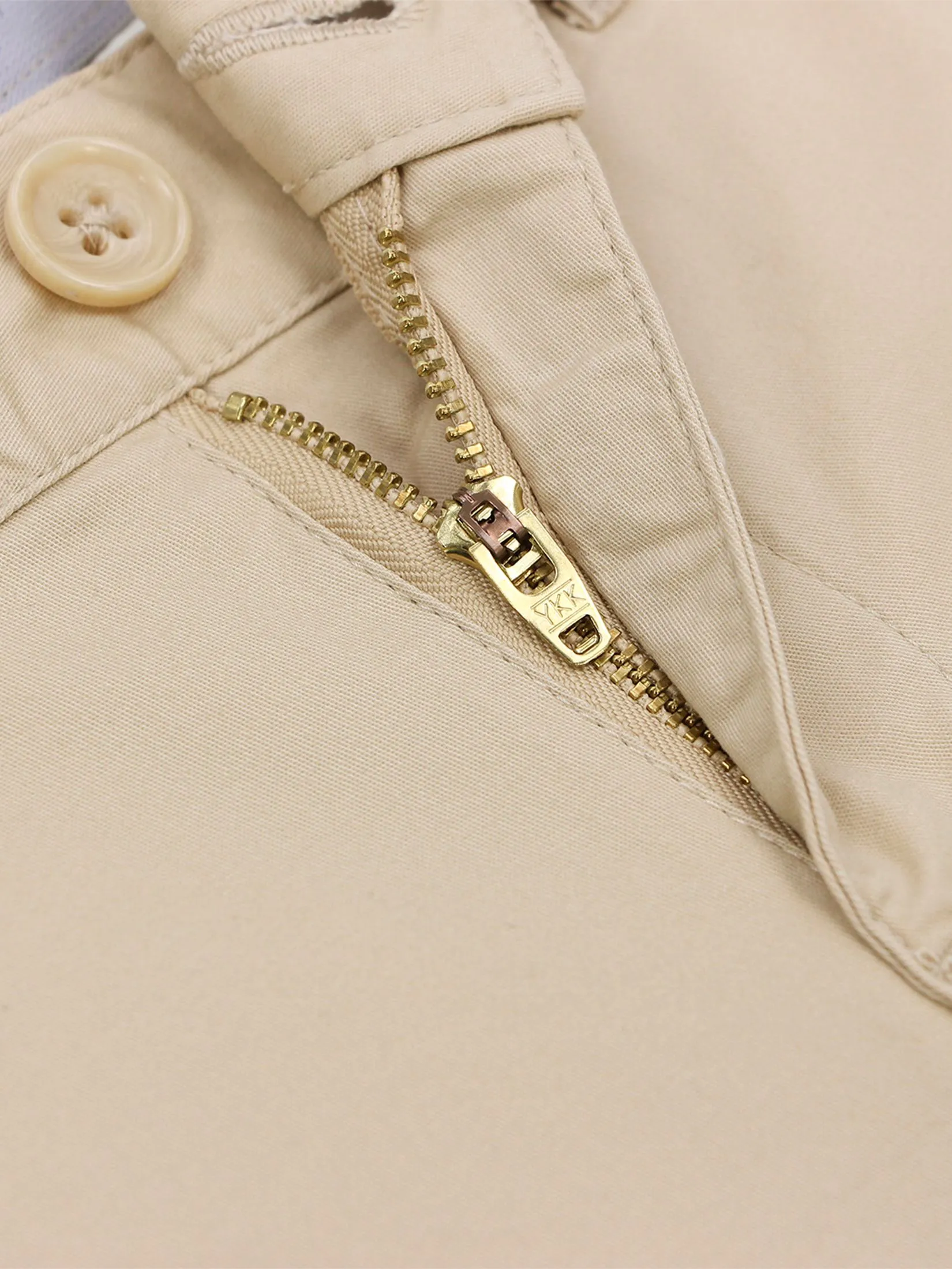 GIORDANO Women's Twill Mid-Rise Slim Fit Pocket Shorts (180 Elastic Waistband) Wood fragrance khaki