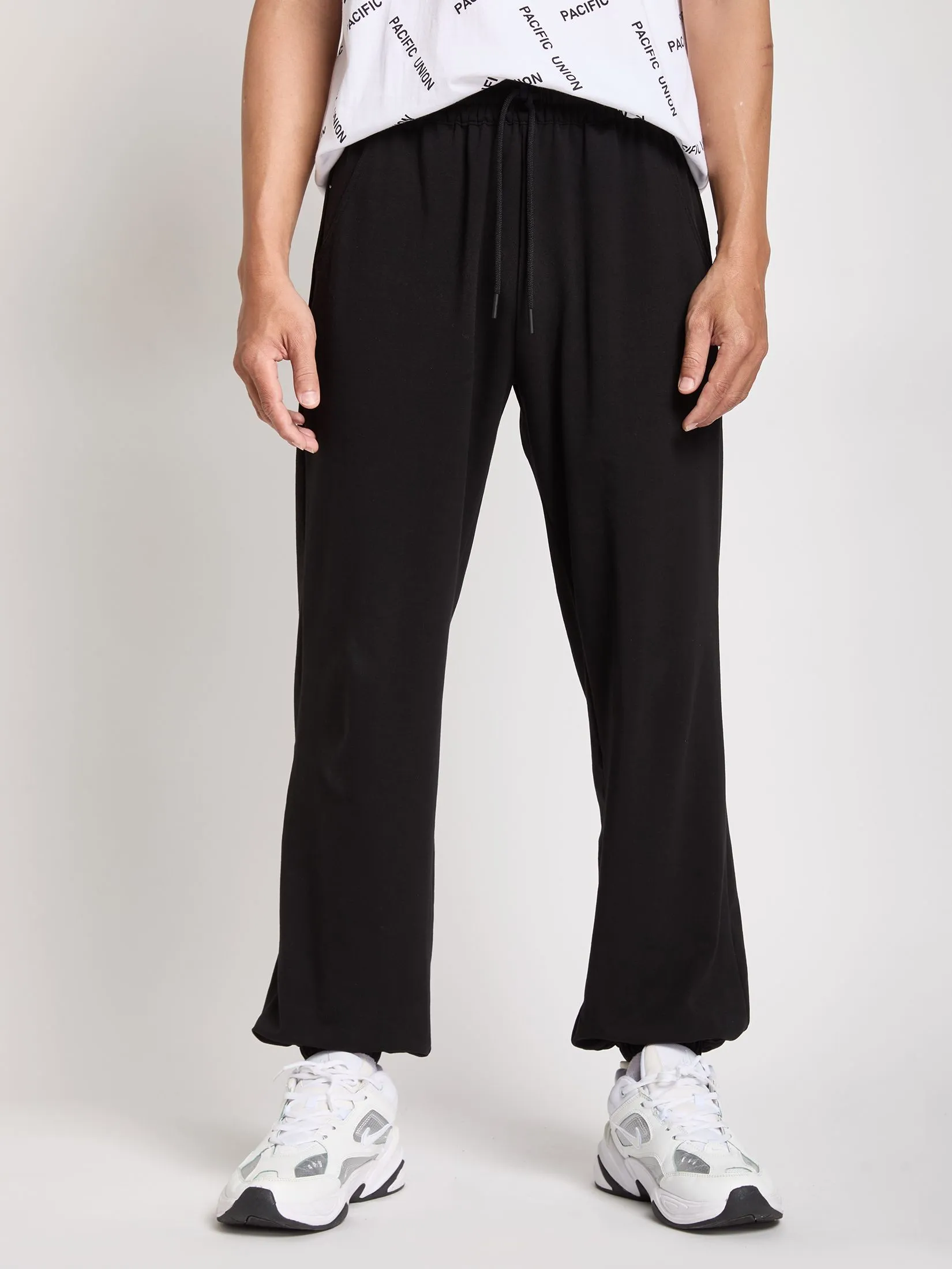 PACIFIC UNION Men Joggers With Cuffed Ankles