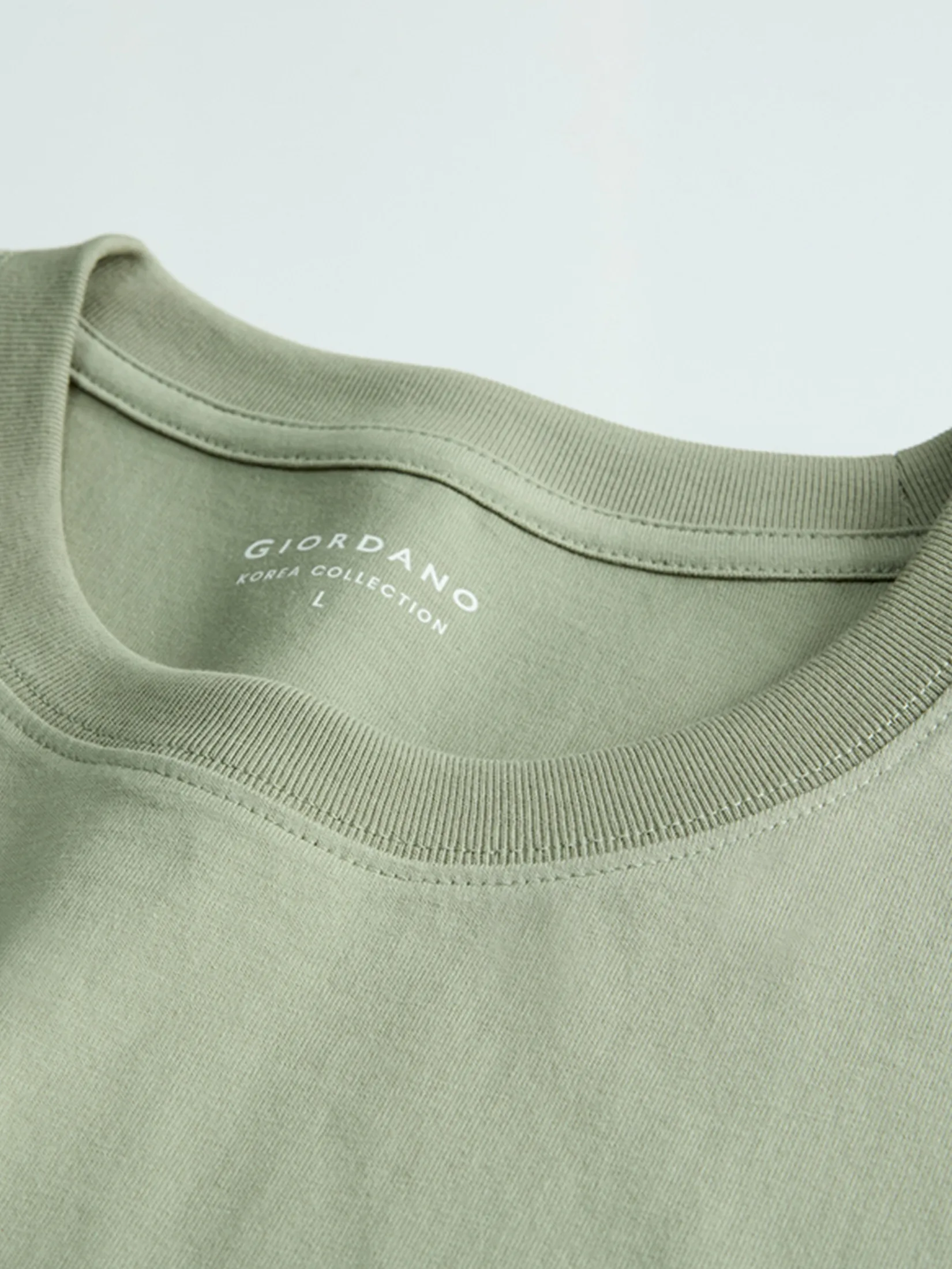 GIORDANO Men s Online Exclusive Soft-Touch Plain T-shirt (Korea) Grey Green