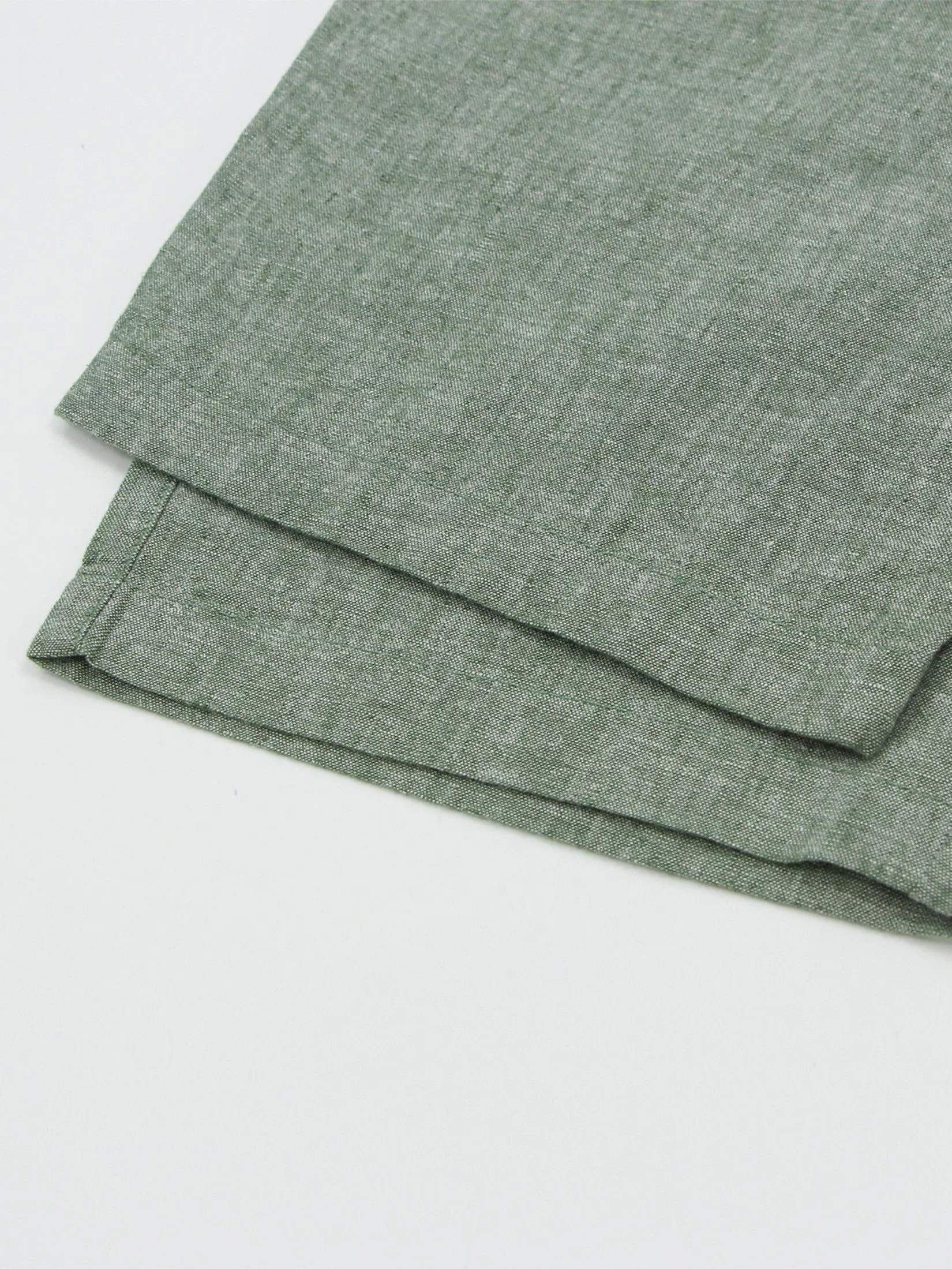 GIORDANO Men's Slim Linen Bermuda Shorts Dark green x White