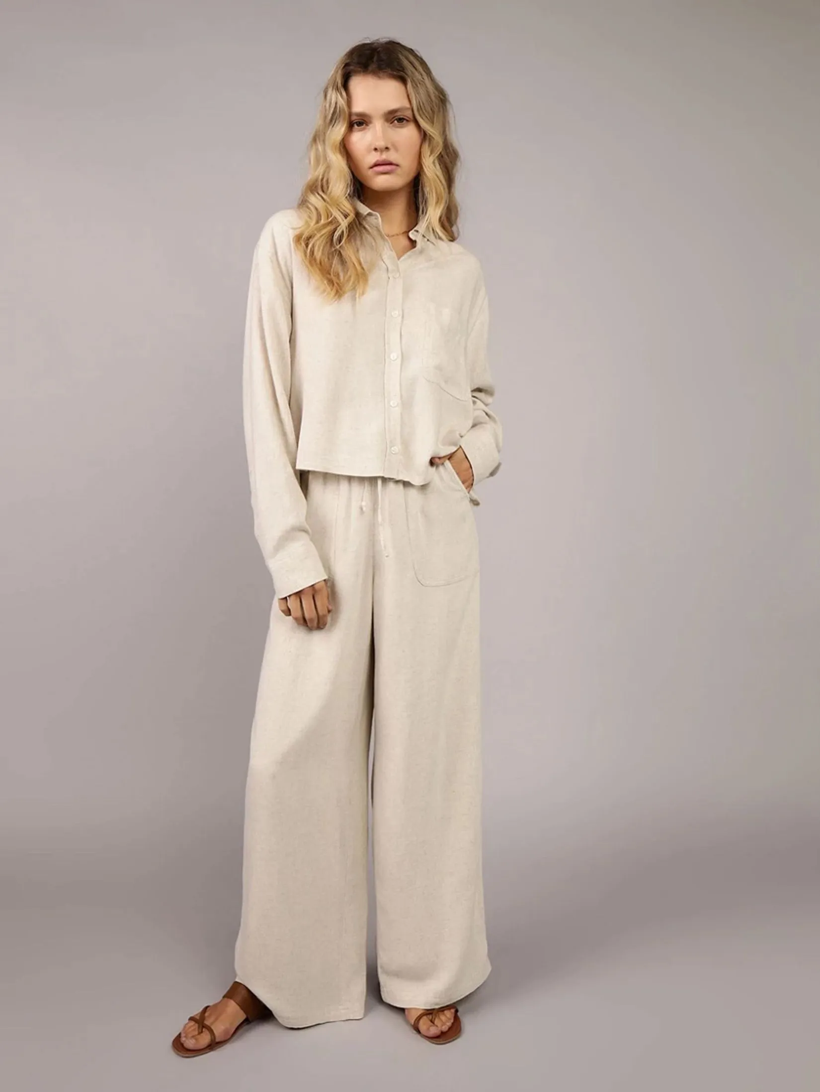 AMERICAN EAGLE WOMEN INTL CORE ST HEM CROPPED PREP 109 NATURAL