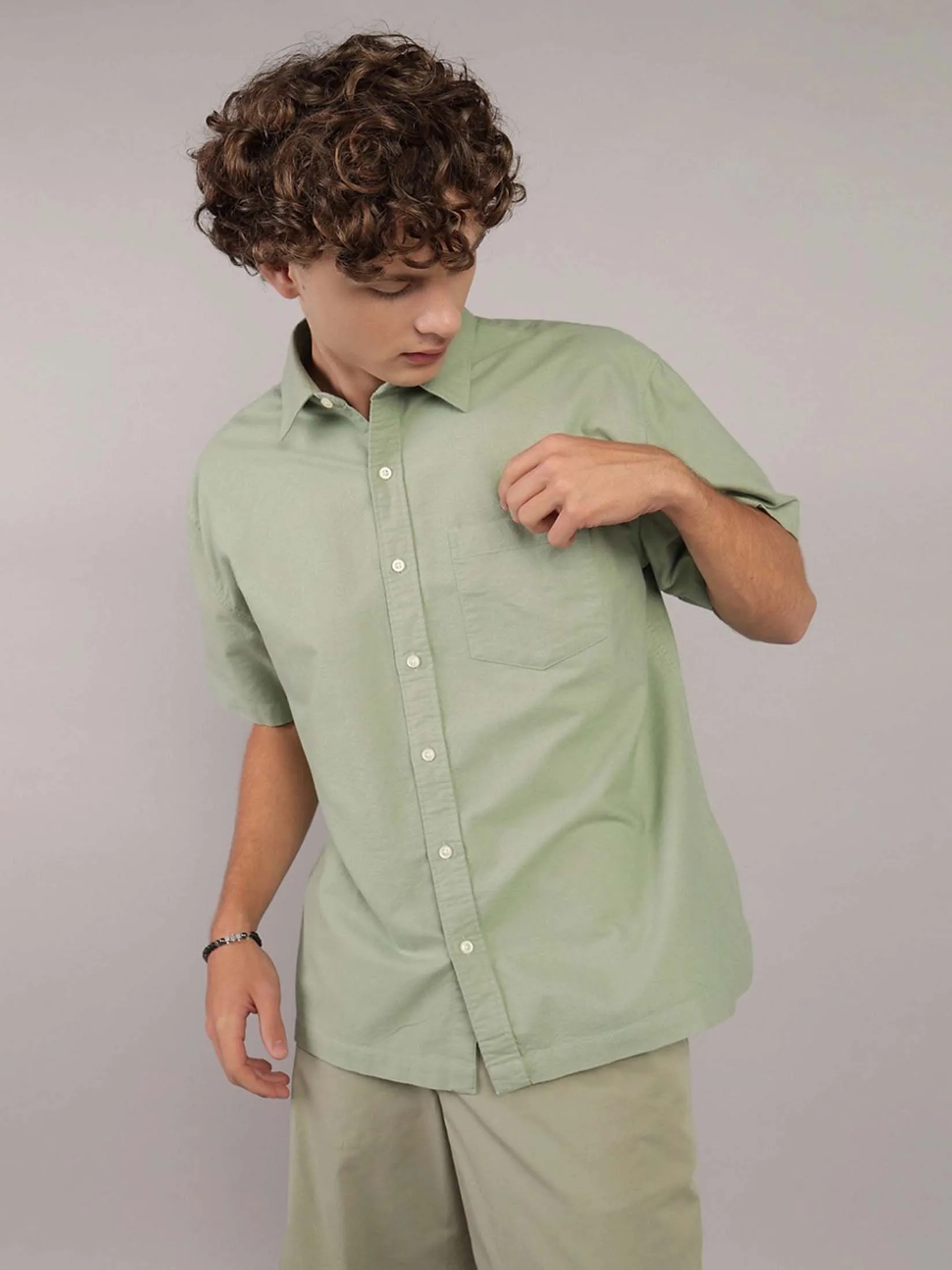 AMERICAN EAGLE MEN SS OVERSIZED CSC OXFORD SHIRT 309 OLIVE