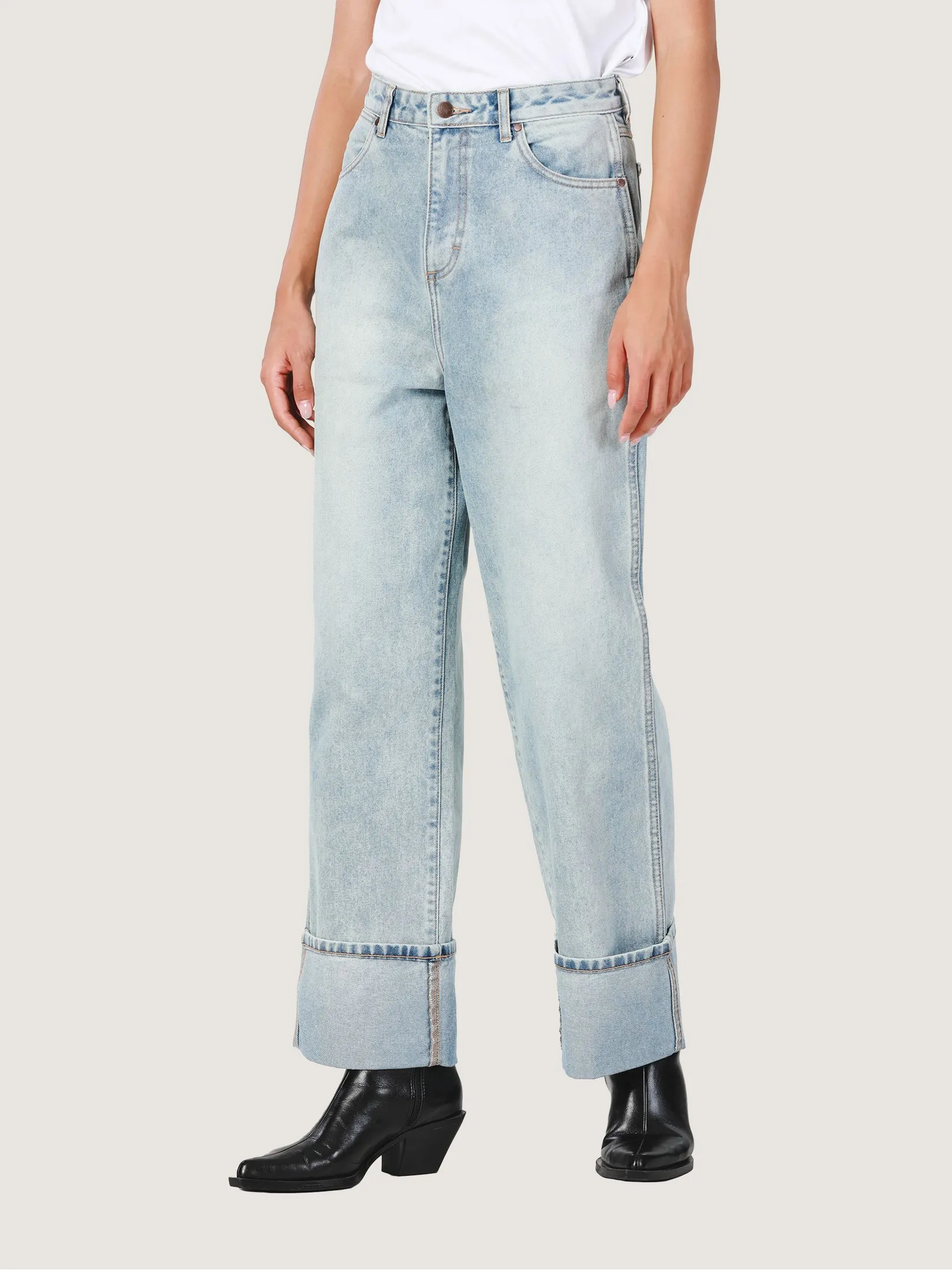 WRANGLER Women's Jeans Everyday with Wrangler Collection High Boyfriend Fit Light Indigo