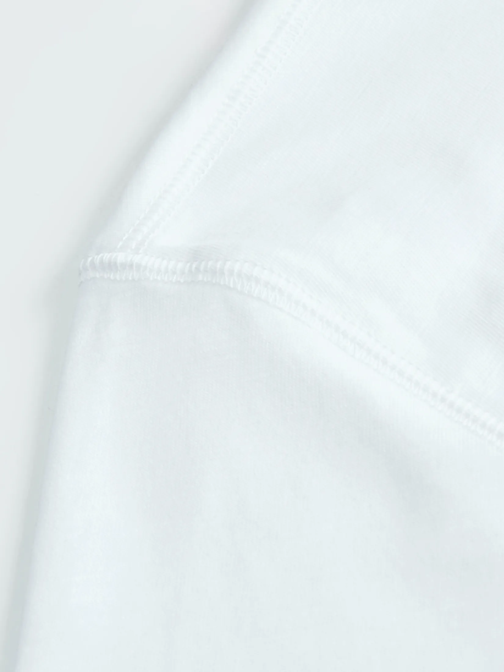 GIORDANO Men s Online Exclusive Cotton Blend Henley T-shirt (Korea) White