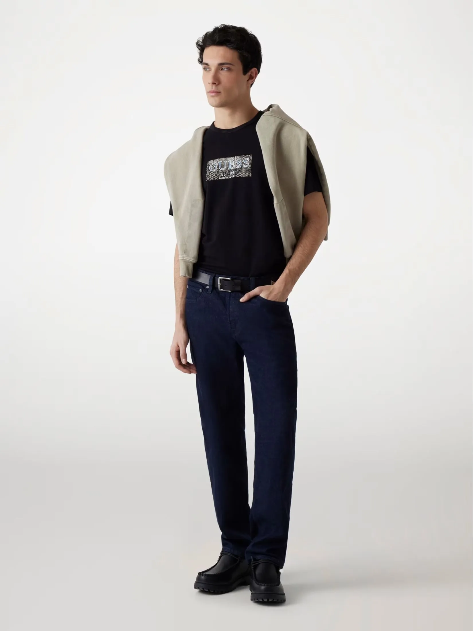 GUESS GUESS MEN Front Logo  T-Shirt  M5GI19J1314  -  Black