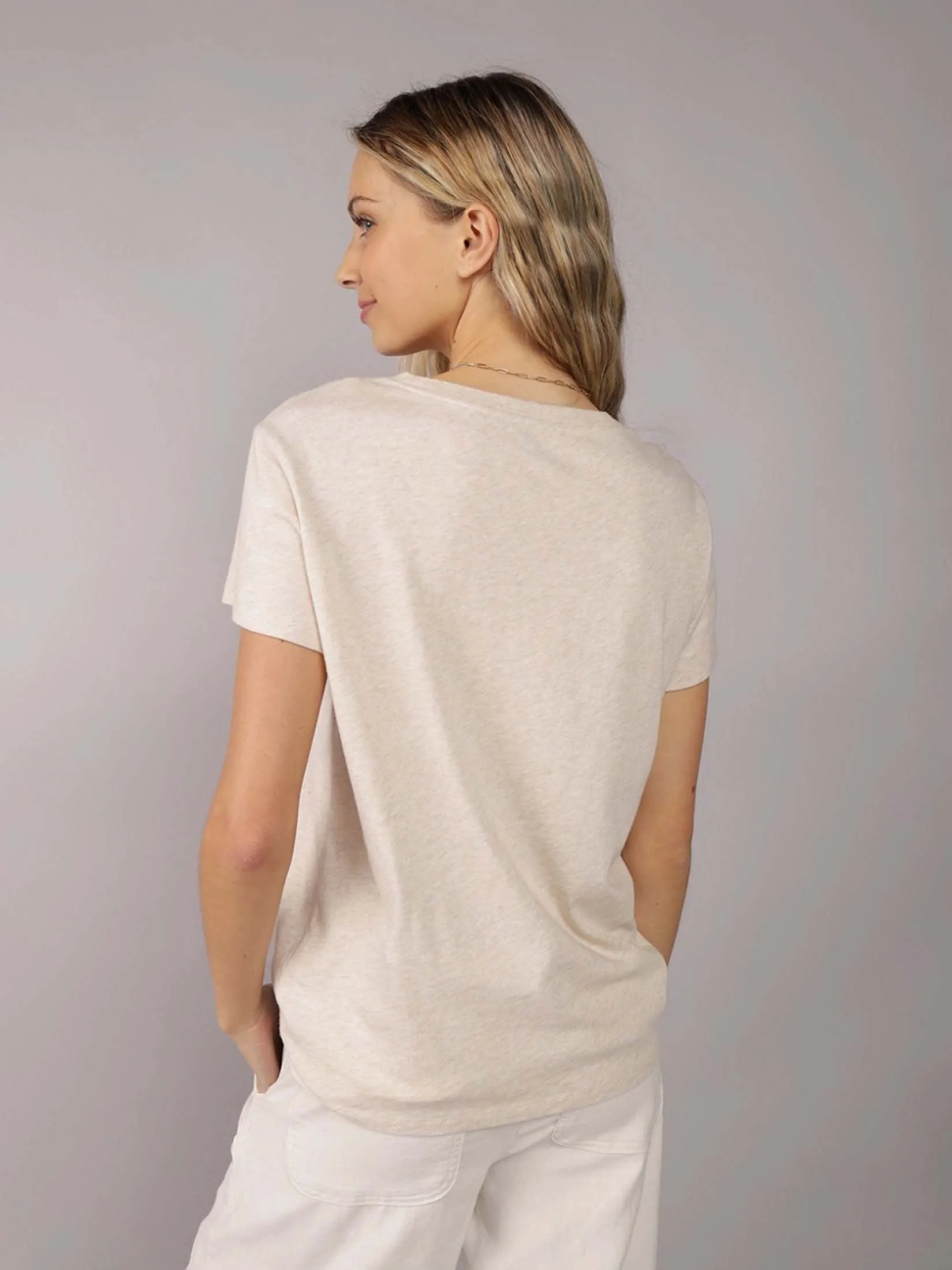 AMERICAN EAGLE WOMEN 9750 SOLID SLIM CLASSIC TEE 676 BEIGE