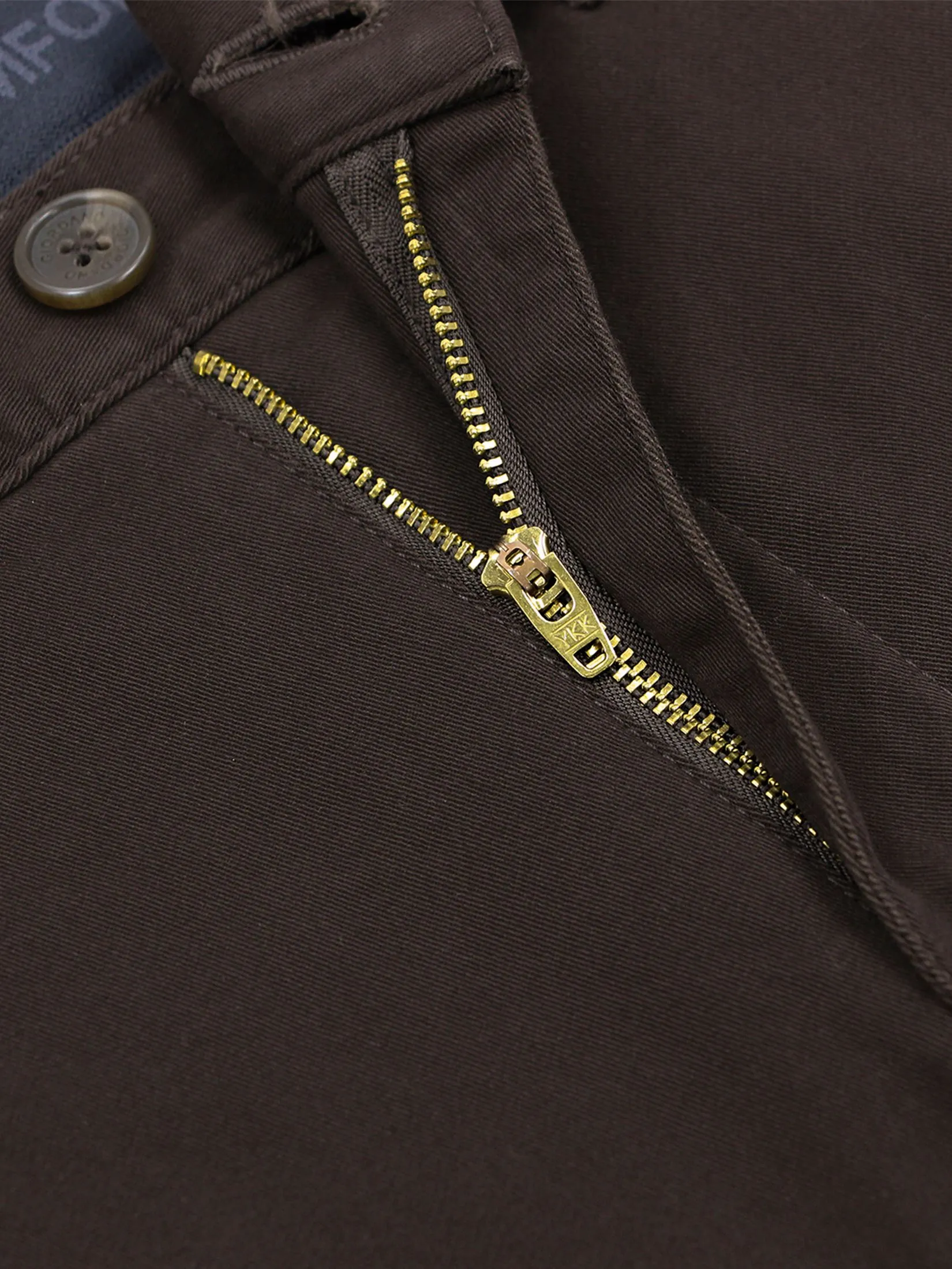 GIORDANO Men's Slim Easy Care Twill Cropped Pants (180° Elastic) Marsh brown