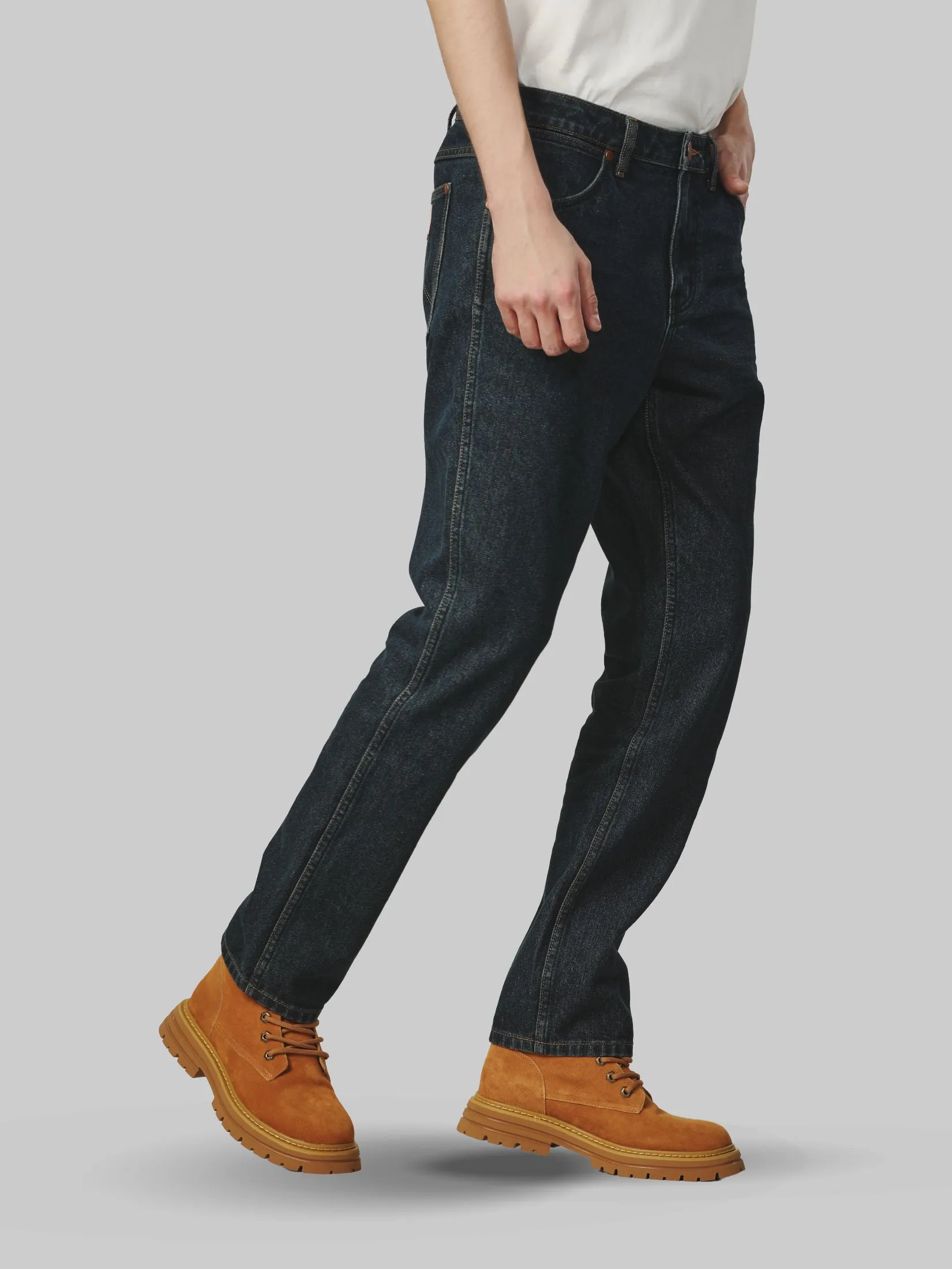 WRANGLER Men's Jeans Casey Jones Collection Mid Greensboro Fit Mid Indigo