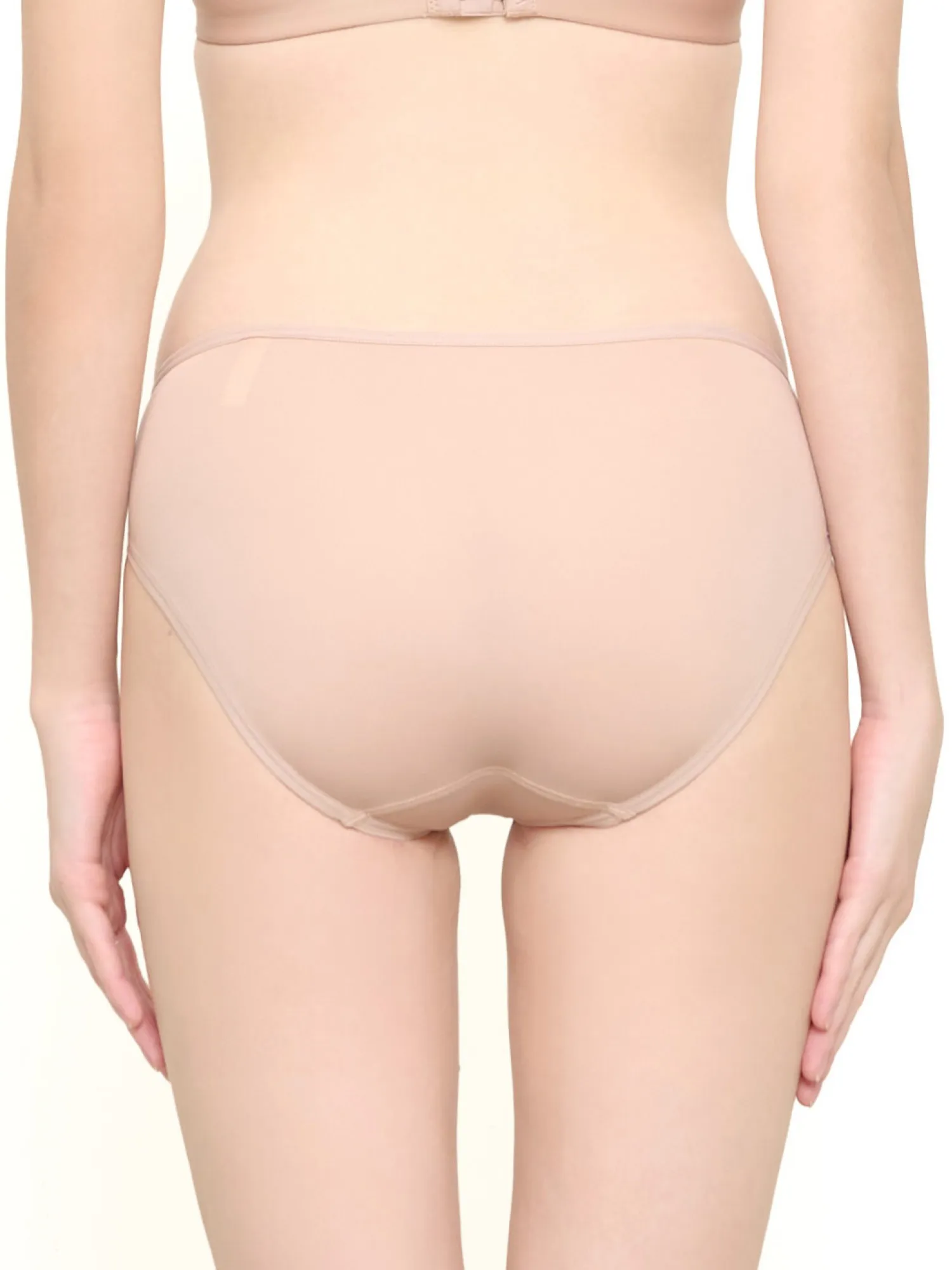 WACOAL Women Cool Innovation Bikini Panty Beige