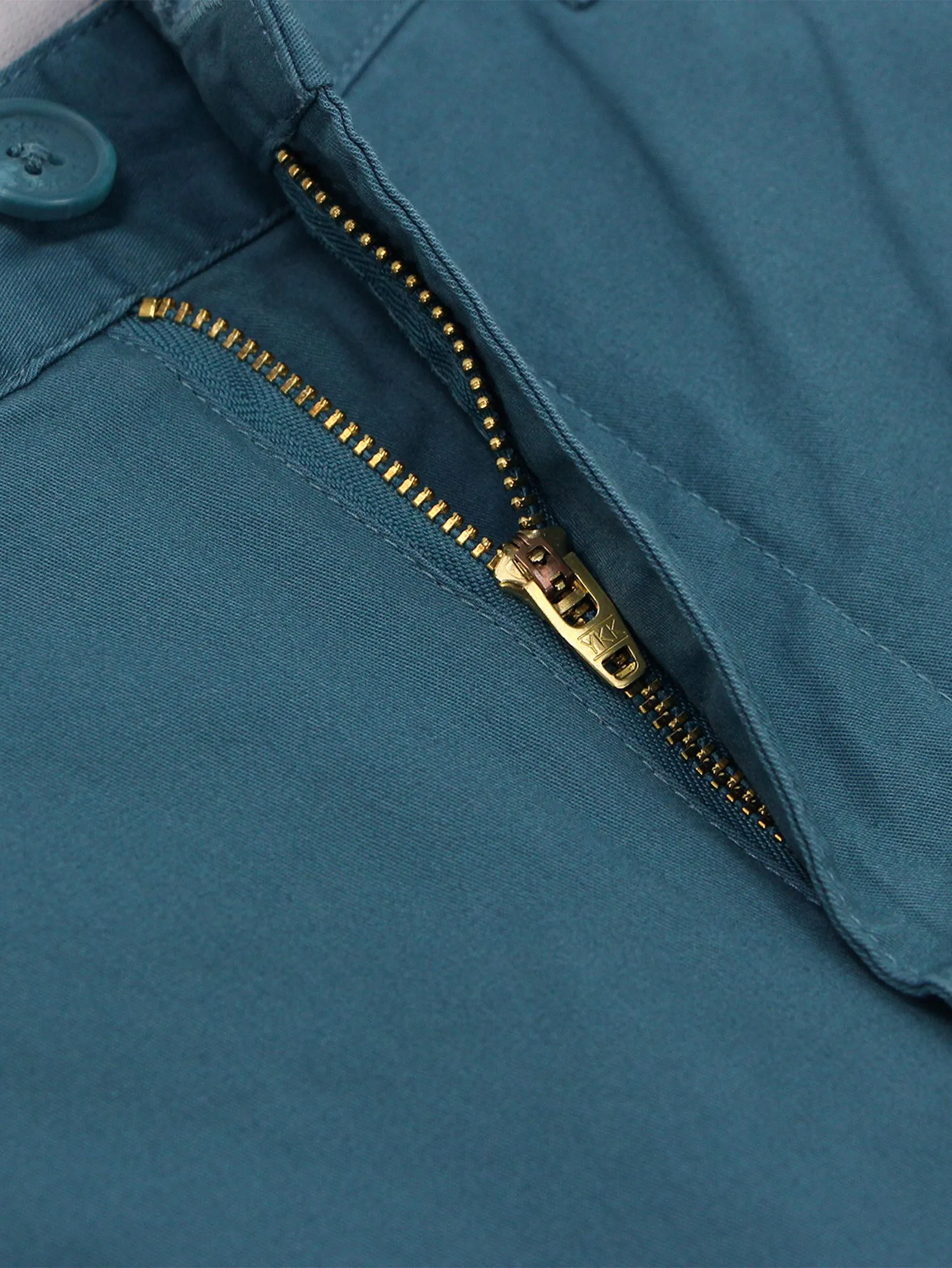 GIORDANO Men's Slim Taper Shorts (180° Elastic Waist) Deep Emerald green