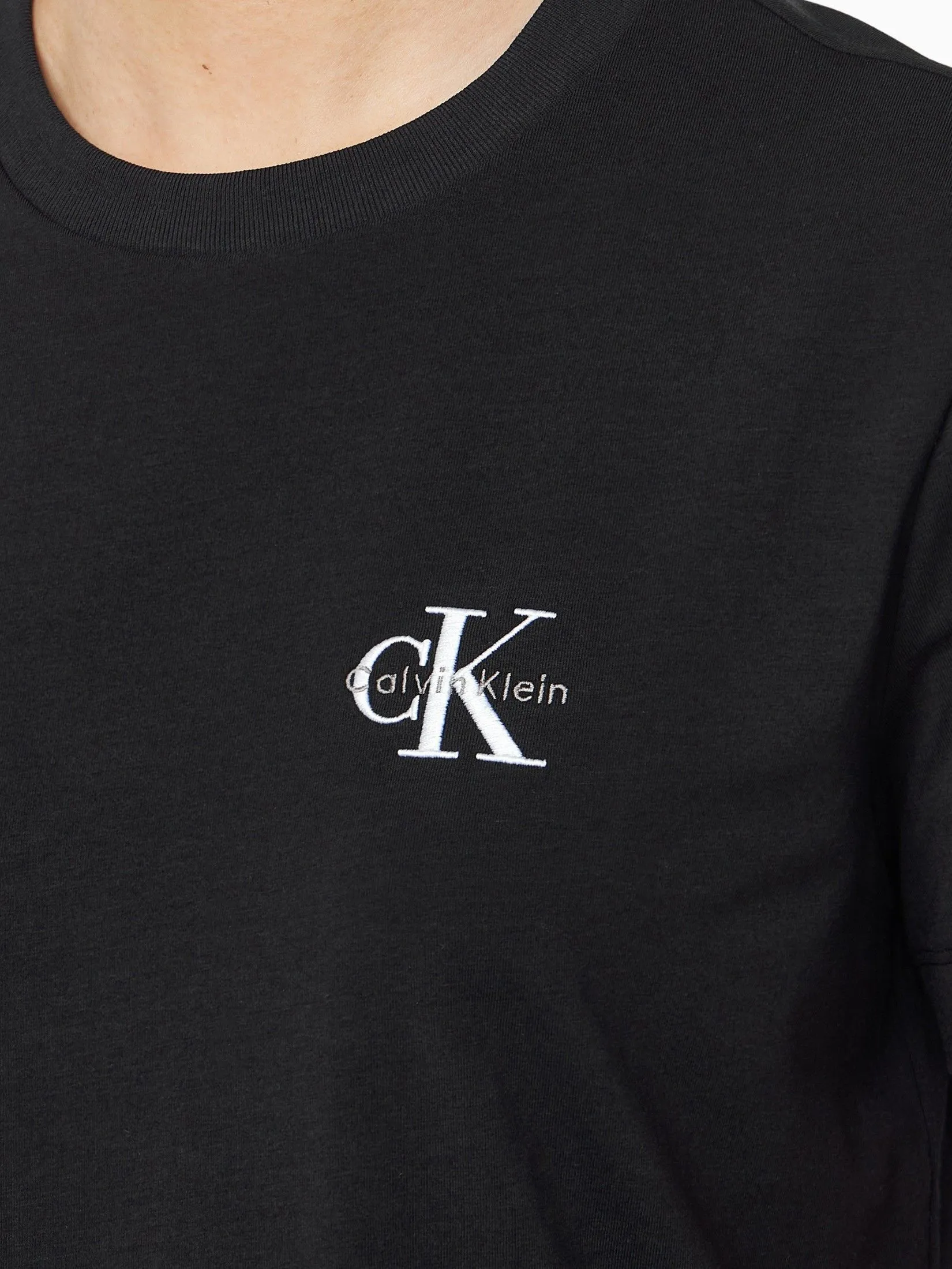 CALVIN KLEIN Women's Regular Fit Small Monogram Logo Short Sleeve T-Shirt Black