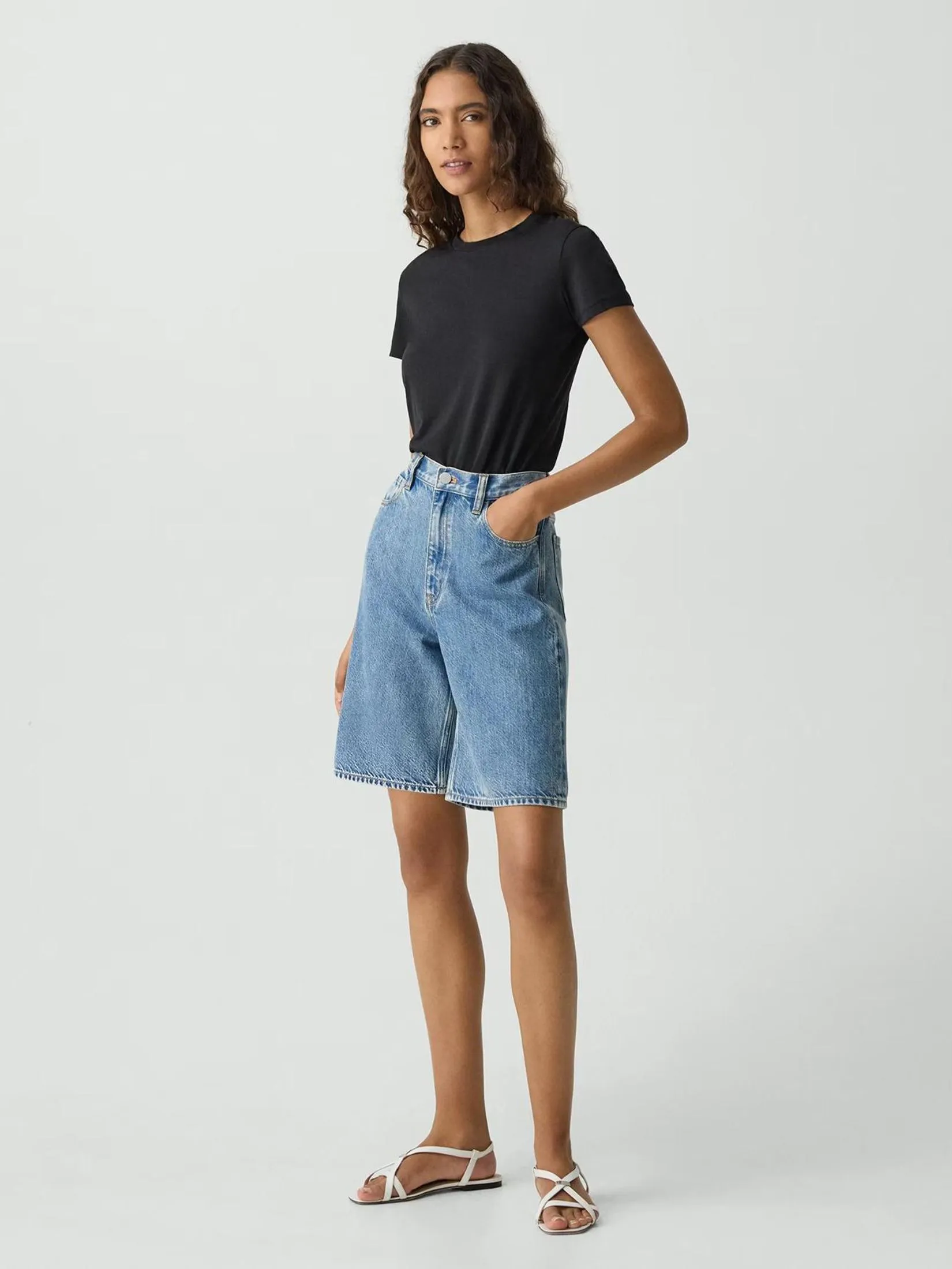 THEORY Women Jeans Short High-Waisted in Relaxed Denim Ice Blue