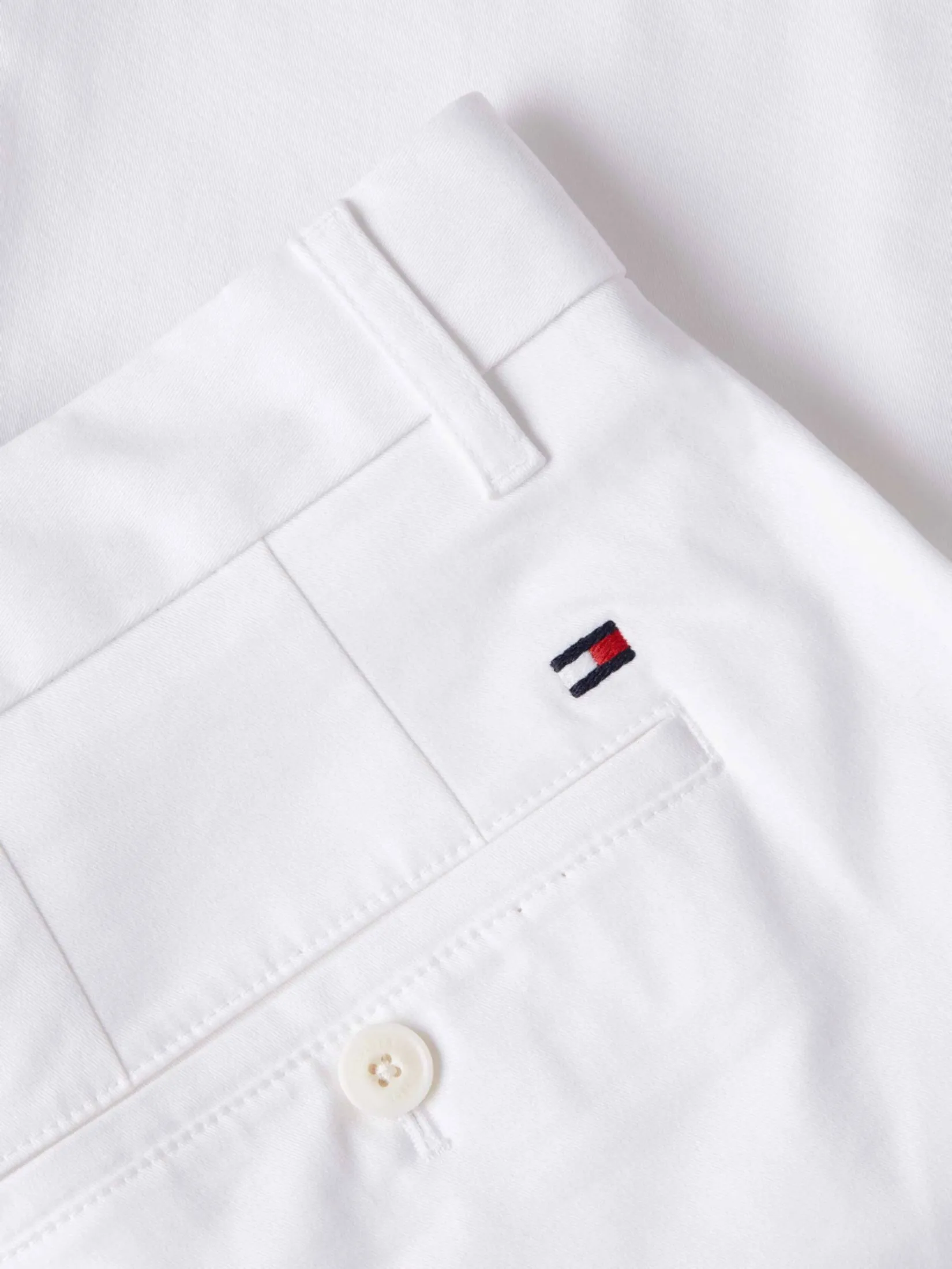 TOMMY HILFIGER Men Shorts WHITE