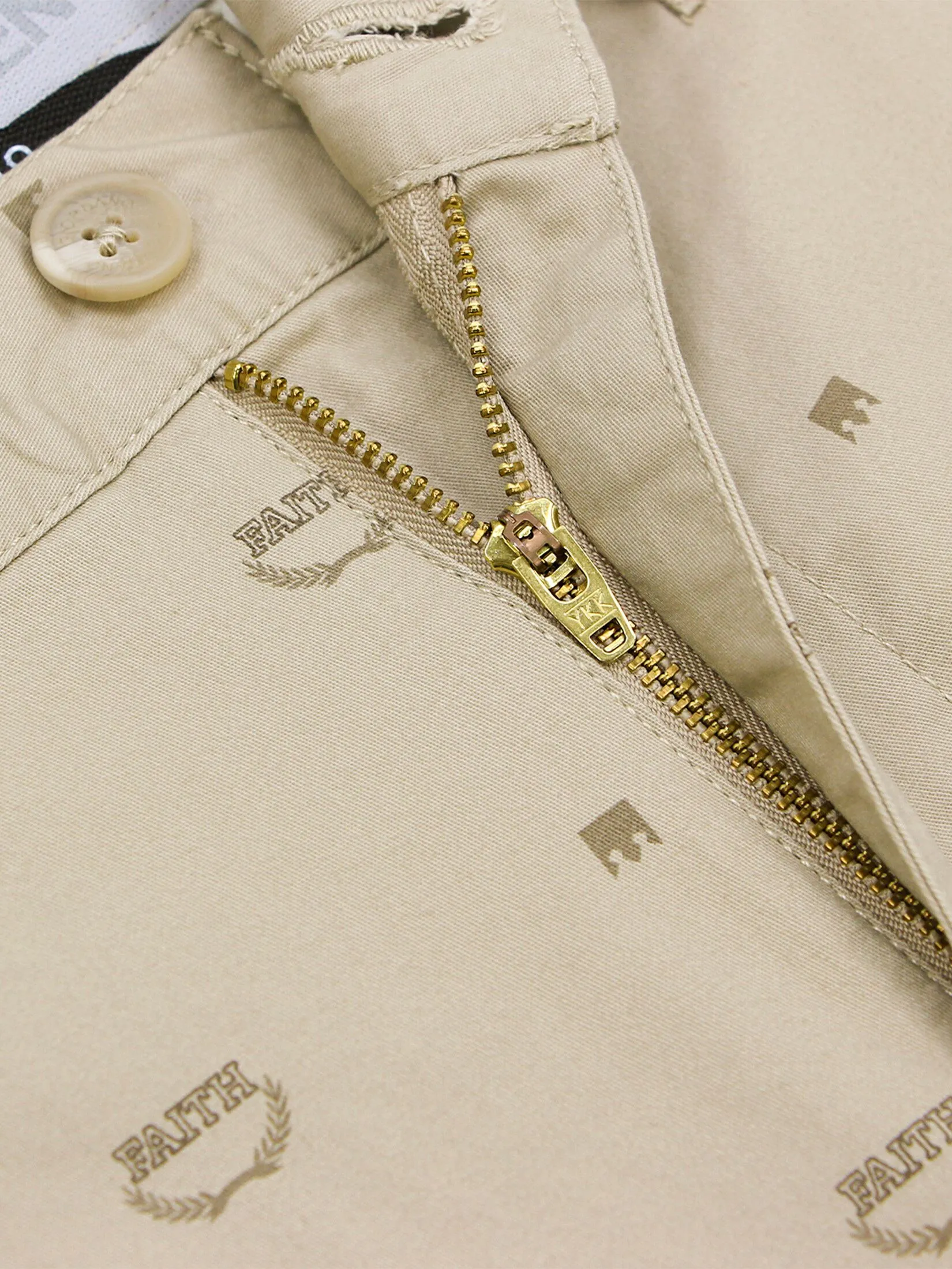 GIORDANO Men's Slim Twill Bermuda Shorts (180° Waistband) Crockery x Timber wolf x Teak Khaki